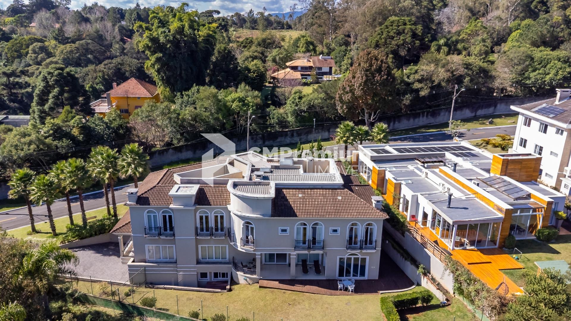 Casa à venda de  830m  ,4 suítes no Alphaville Graciosa, PINHA...