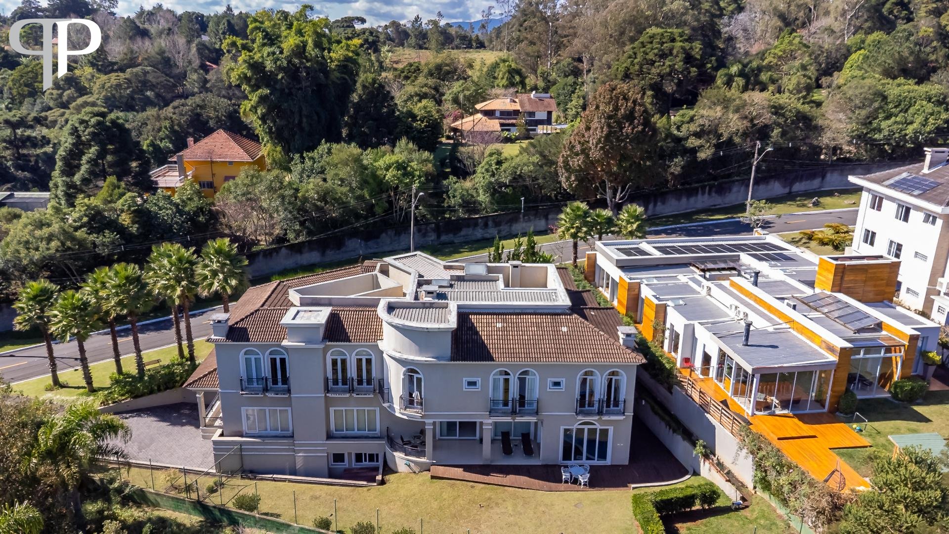 Casa à venda de  830m  ,4 suítes no Alphaville Graciosa, PINHA...