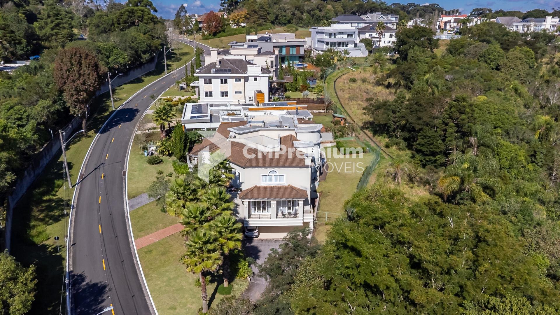 Casa à venda de  830m  ,4 suítes no Alphaville Graciosa, PINHA...