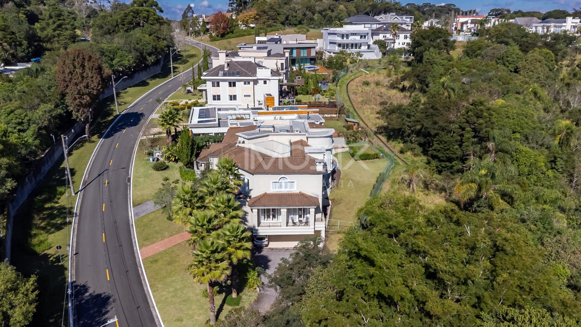 Casa à venda de  830m  ,4 suítes no Alphaville Graciosa, PINHA...