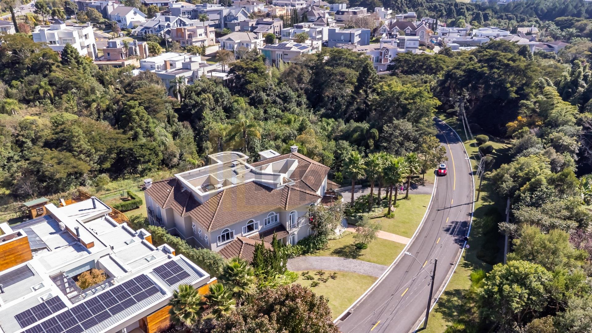 Casa à venda de  830m  ,4 suítes no Alphaville Graciosa, PINHA...