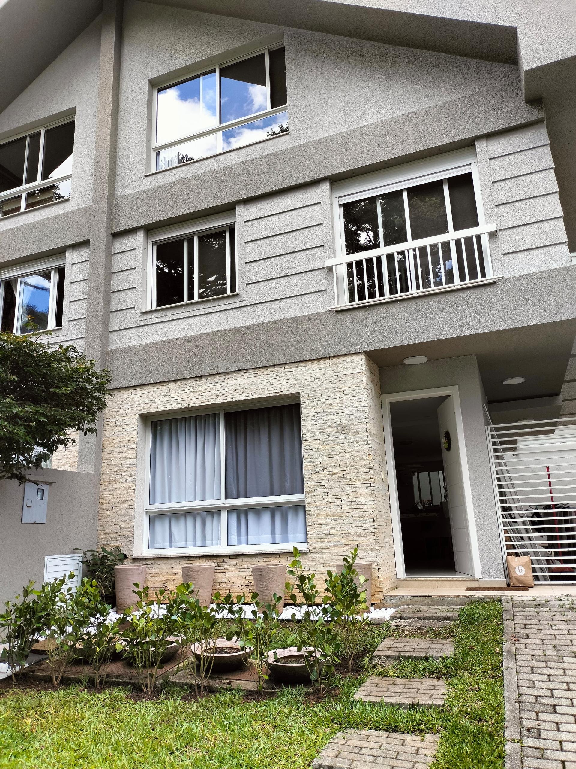 Linda casa em condominio clube na Estrada da Olaria - Paysage ...