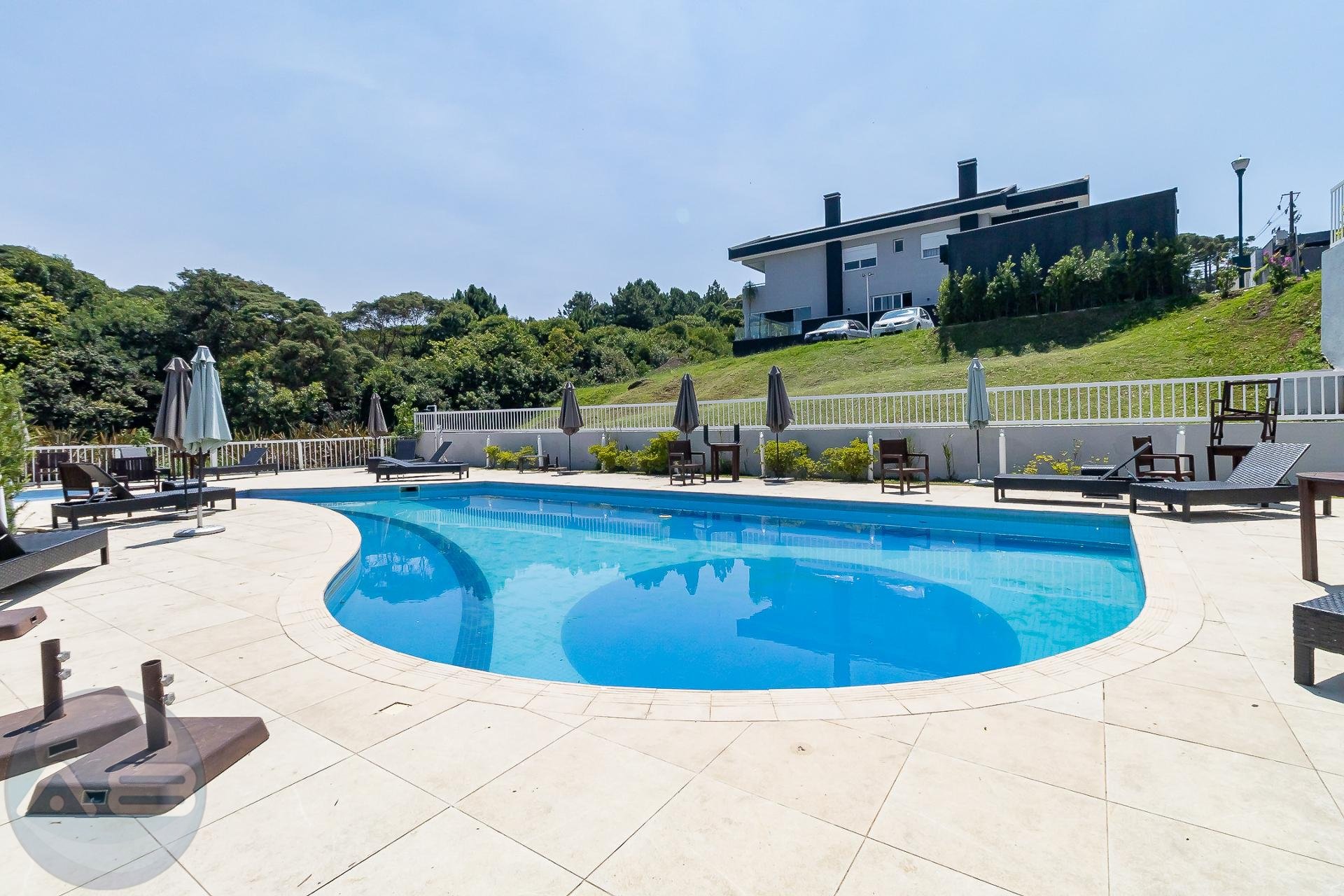 Linda casa em condominio clube na Estrada da Olaria - Paysage ...