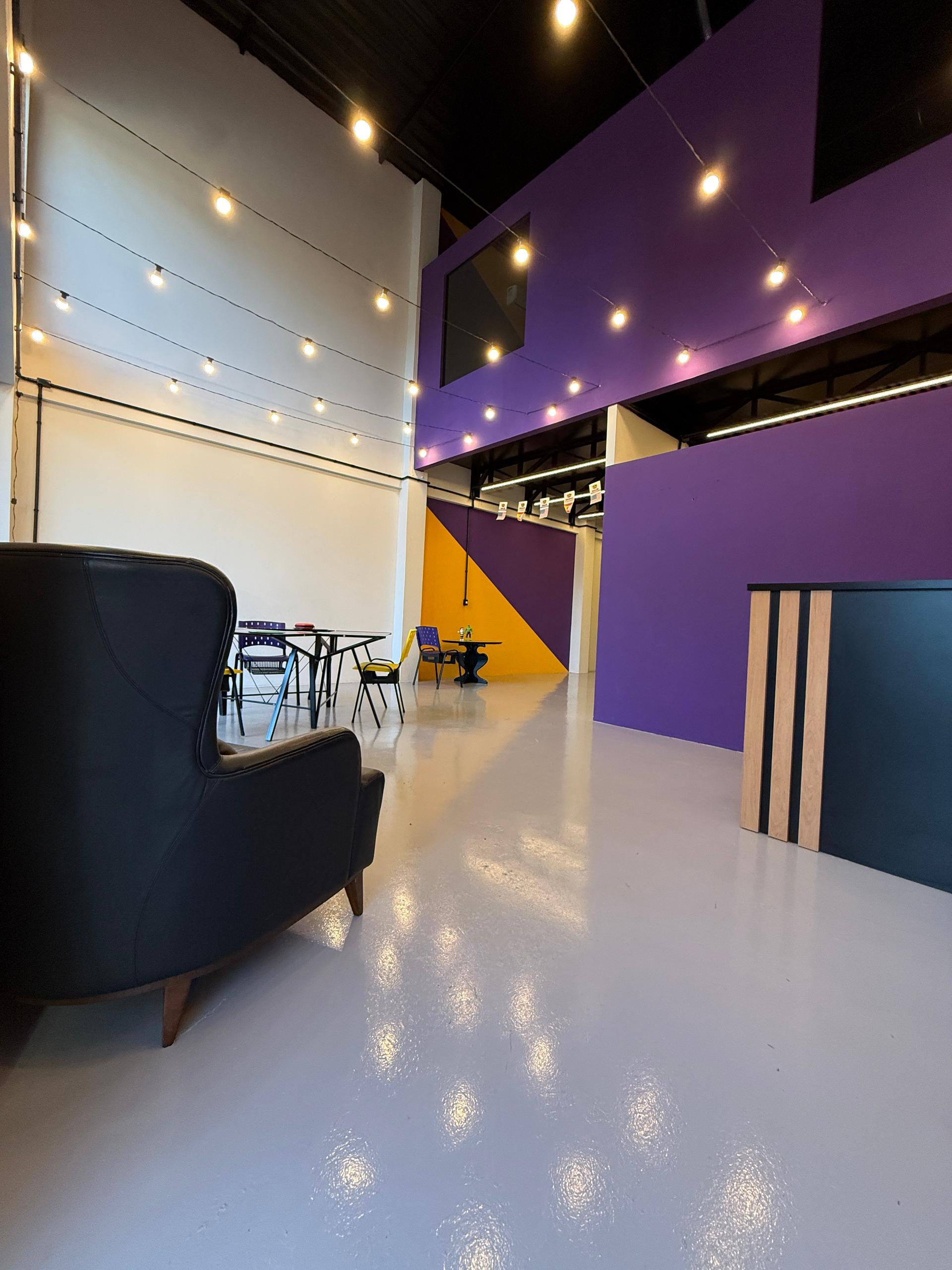 Loja com mezanino - Locação, em centro comercial no bacacheri ...