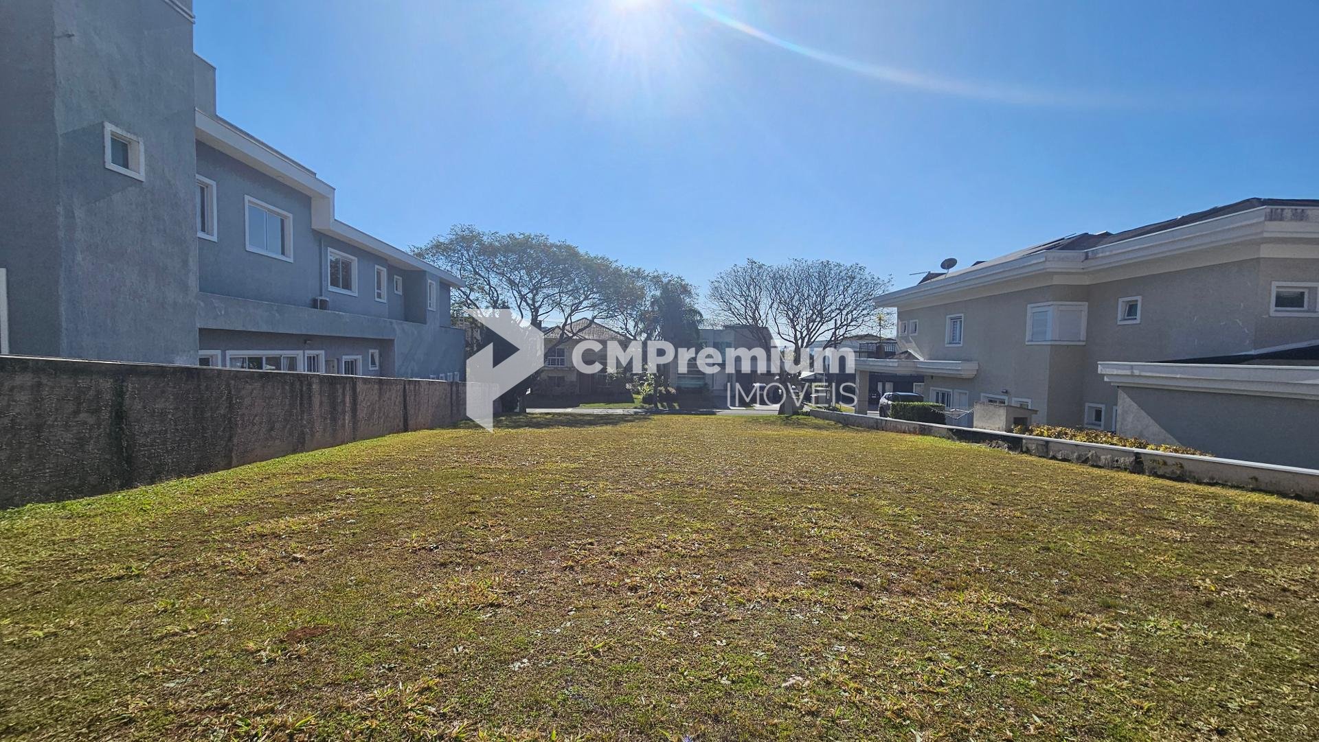 Terreno plano com 717 m2 à venda, residencial Parati, Alphavil...