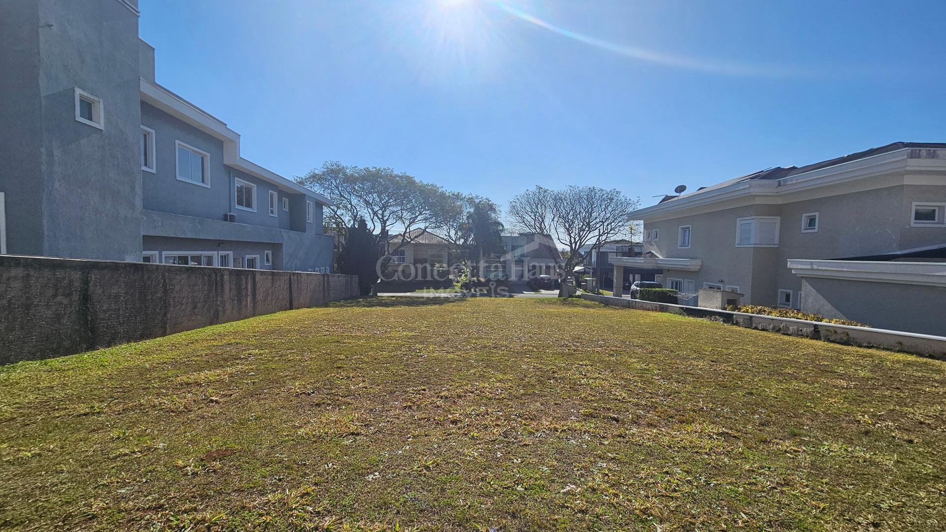 Terreno plano com 717 m2 à venda, residencial Parati, Alphavil...
