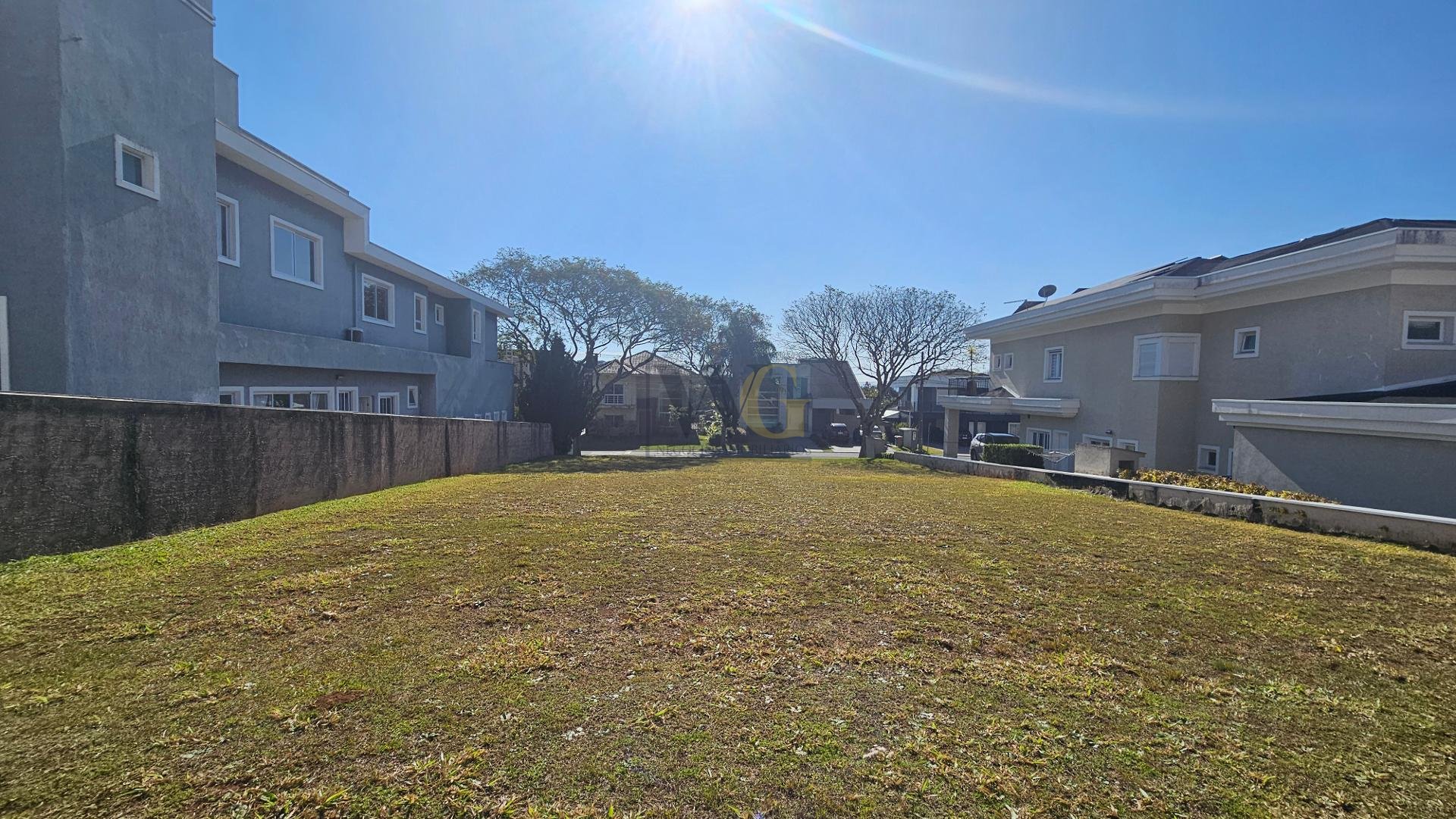 Terreno plano com 717 m2 à venda, residencial Parati, Alphavil...