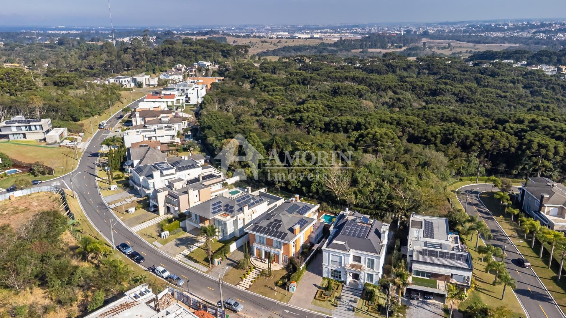 Linda residência de 4 Suítes de 498m  no Alphaville , PINHAIS ...