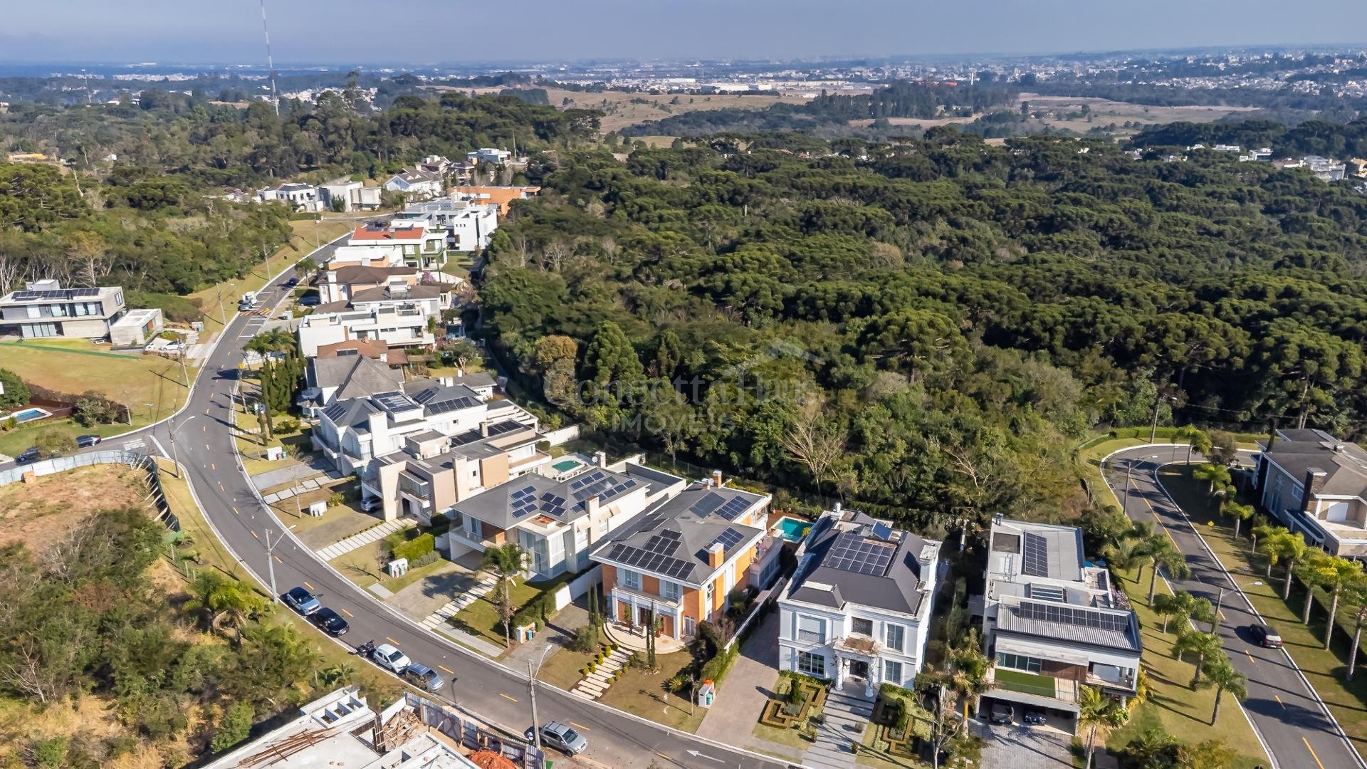 Linda residência de 4 Suítes de 498m  no Alphaville , PINHAIS ...