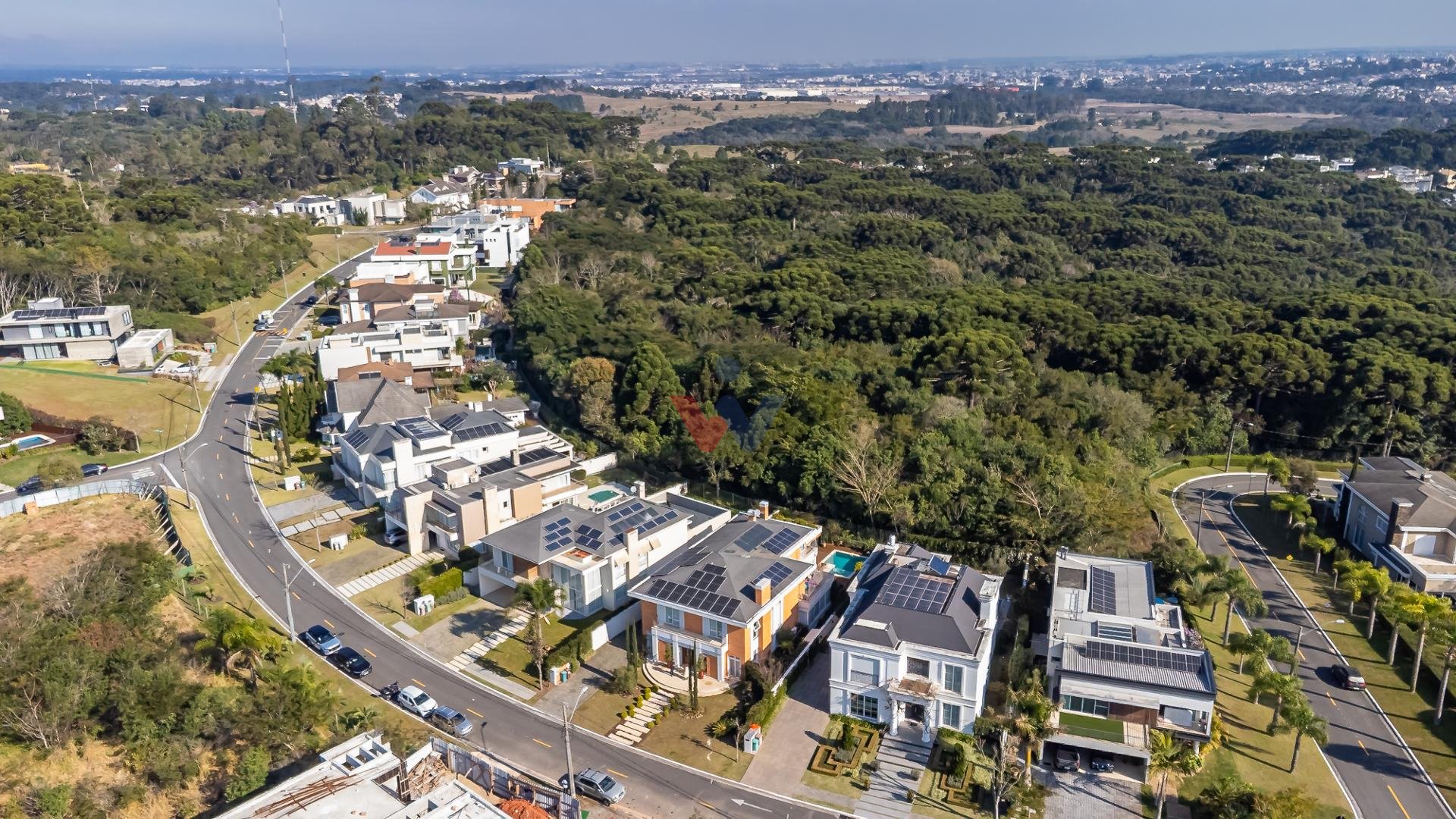 Linda residência de 4 Suítes de 498m  no Alphaville , PINHAIS ...