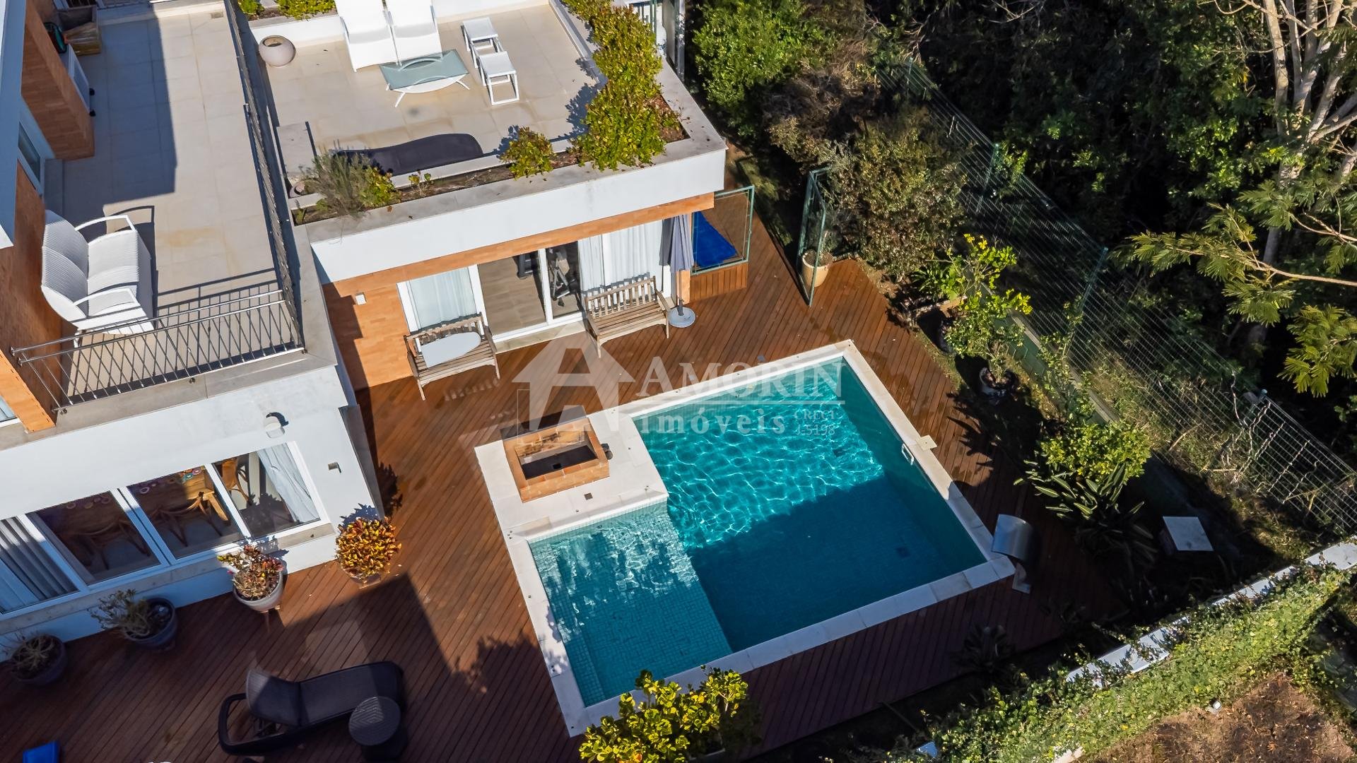 Linda residência de 4 Suítes de 498m  no Alphaville , PINHAIS ...