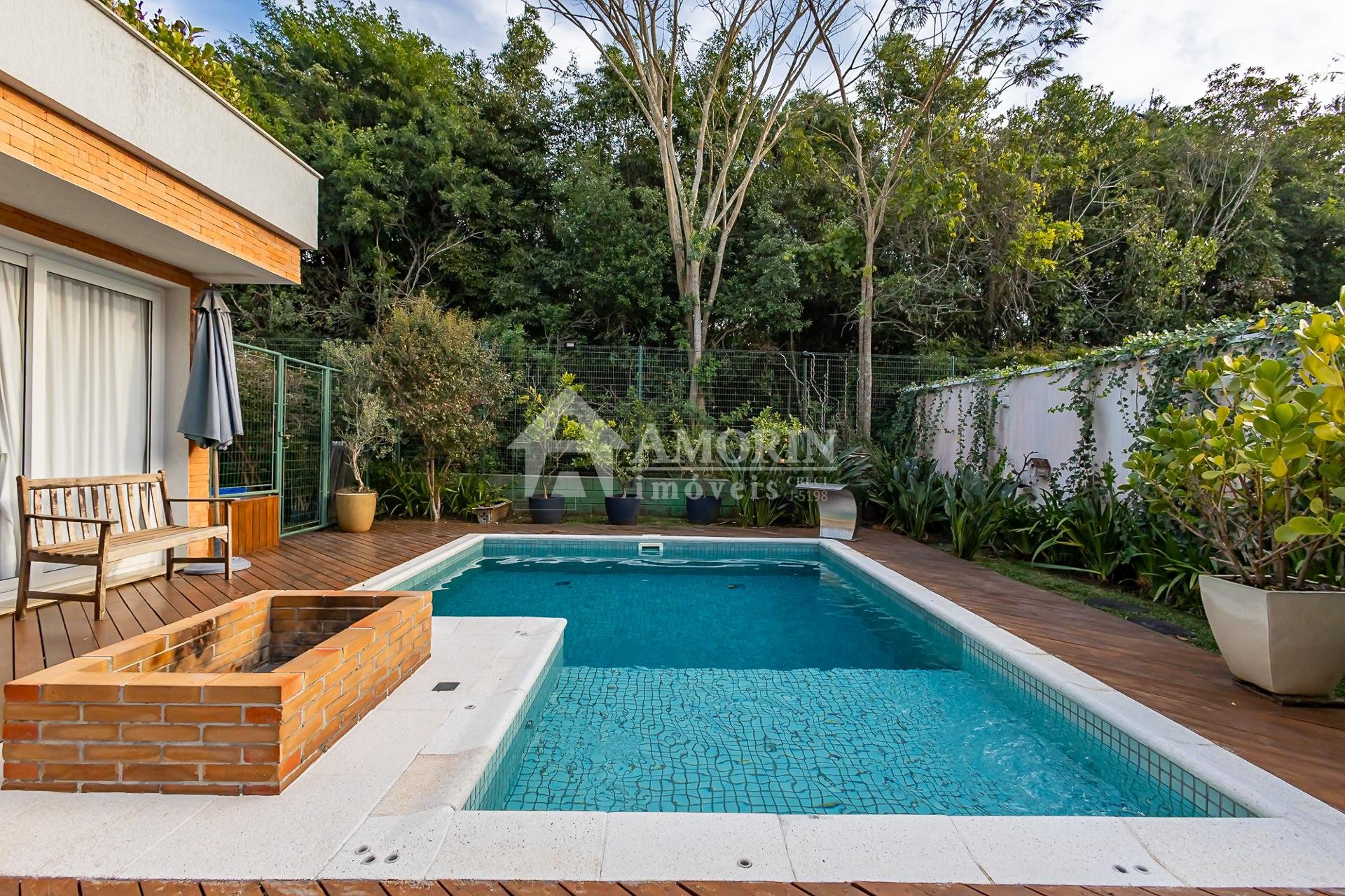 Linda residência de 4 Suítes de 498m  no Alphaville , PINHAIS ...