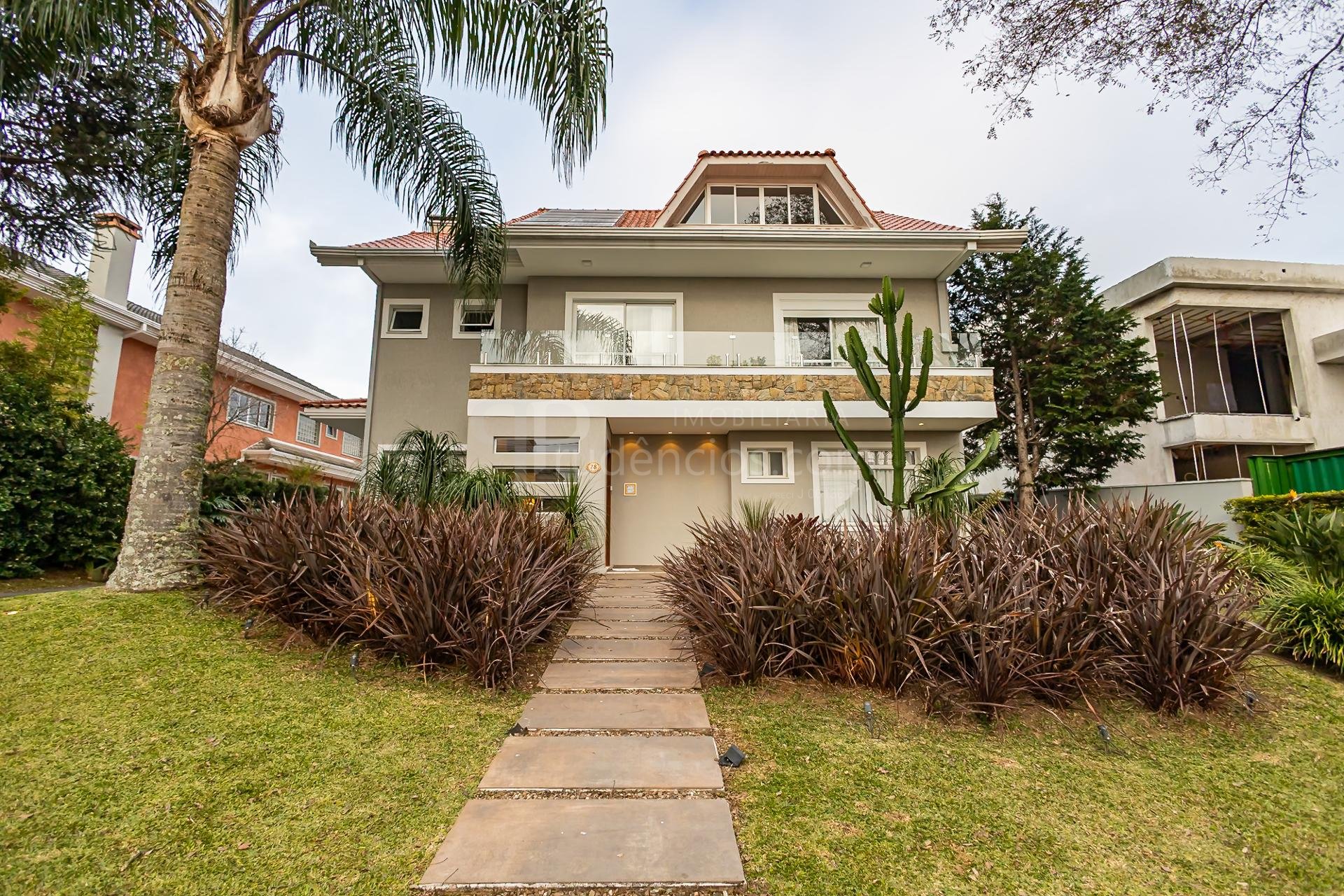 Sobrado 145m2, Bairro alto, 4 qtos 1 suite , 02 vagas, pr?x Av...