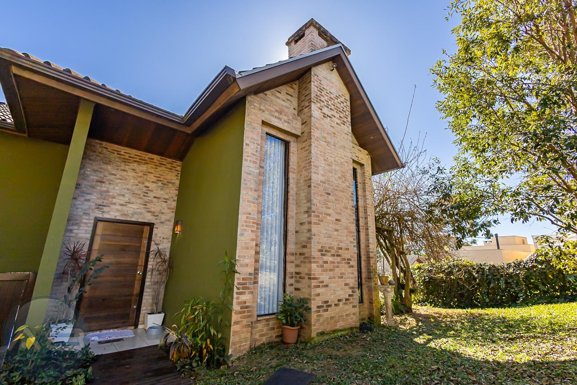 Casa em Condomínio Curitiba  3 Quartos, Suíte, Lareira, SPA e ...