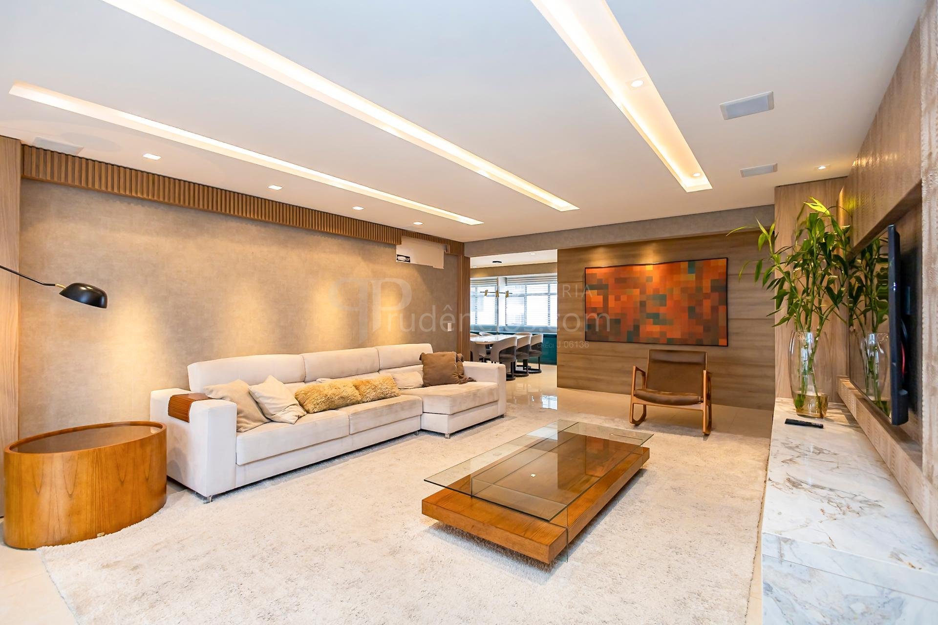 Apartamento mobiliado no Cabral  184m2, 3 quartos, suíte com c...
