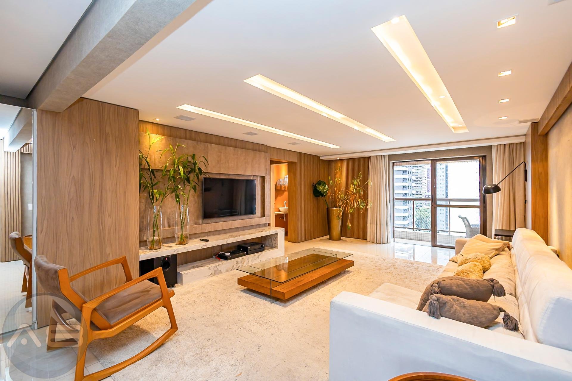Apartamento mobiliado no Cabral  184m2, 3 quartos, suíte com c...