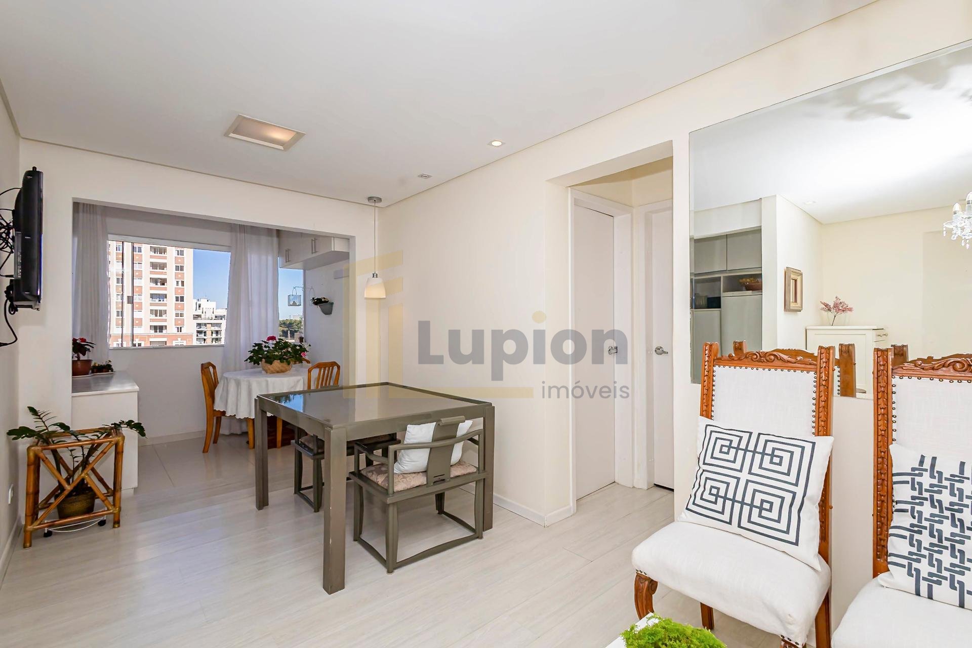 Apartamento 5  Andar à Venda no Cabral | 2 Quartos | Vista 360...