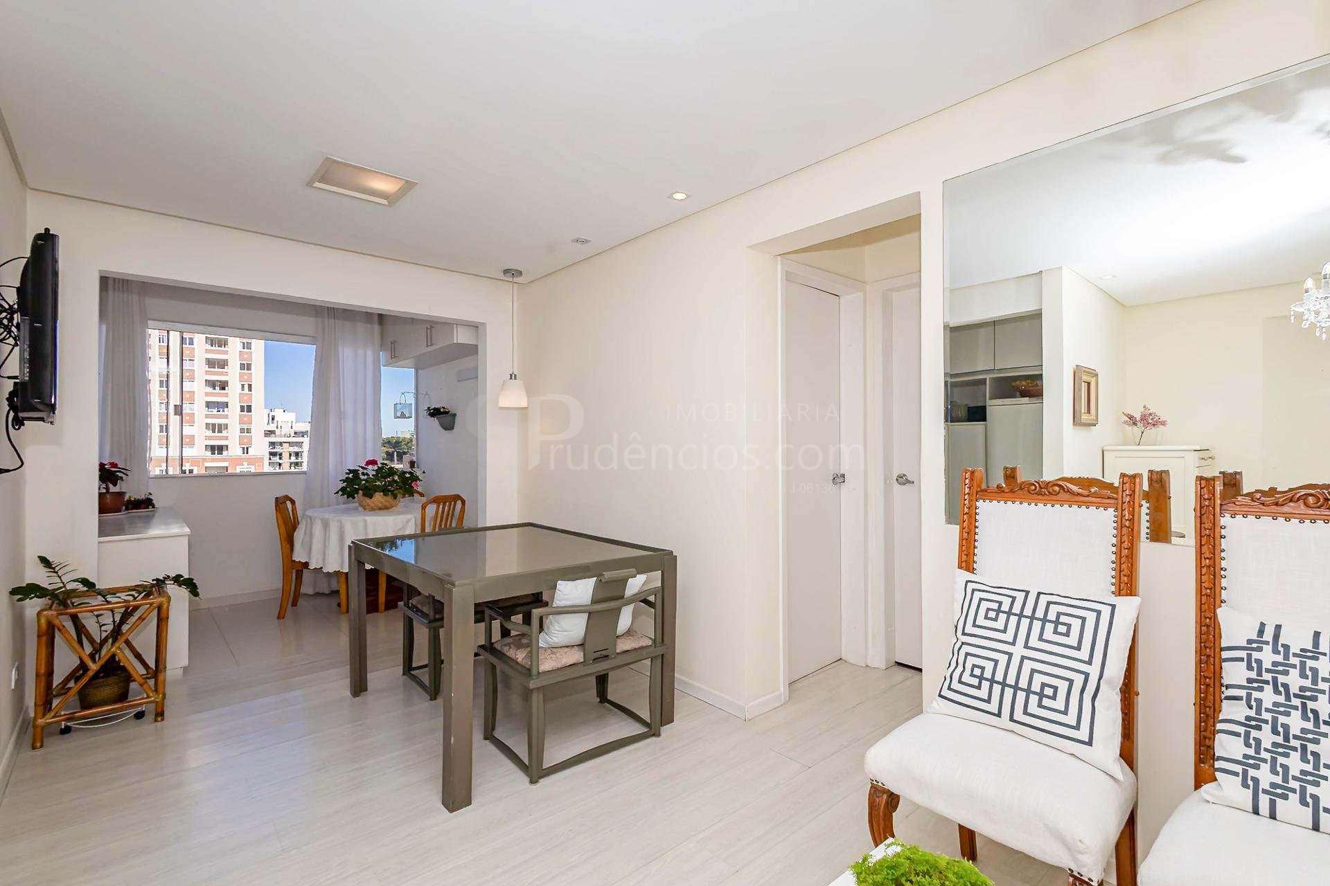 Apartamento 5  Andar à Venda no Cabral | 2 Quartos | Vista 360...