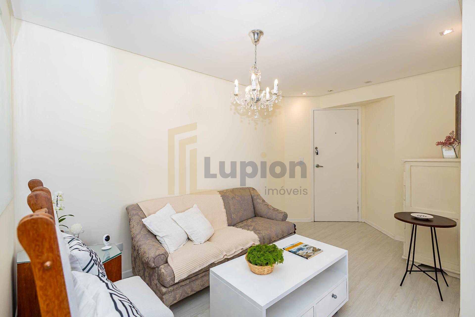 Apartamento 5  Andar à Venda no Cabral | 2 Quartos | Vista 360...