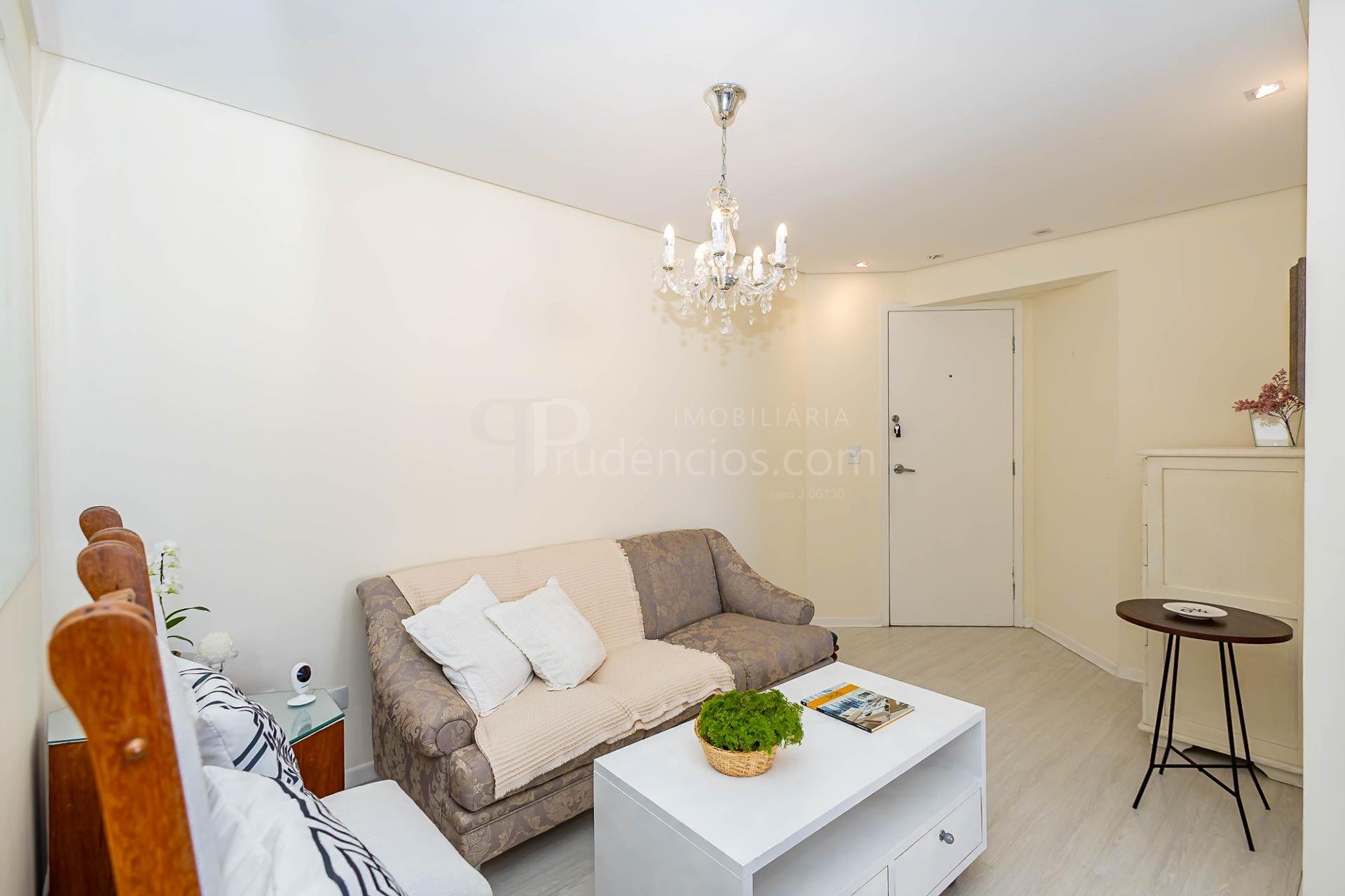 Apartamento 5  Andar à Venda no Cabral | 2 Quartos | Vista 360...