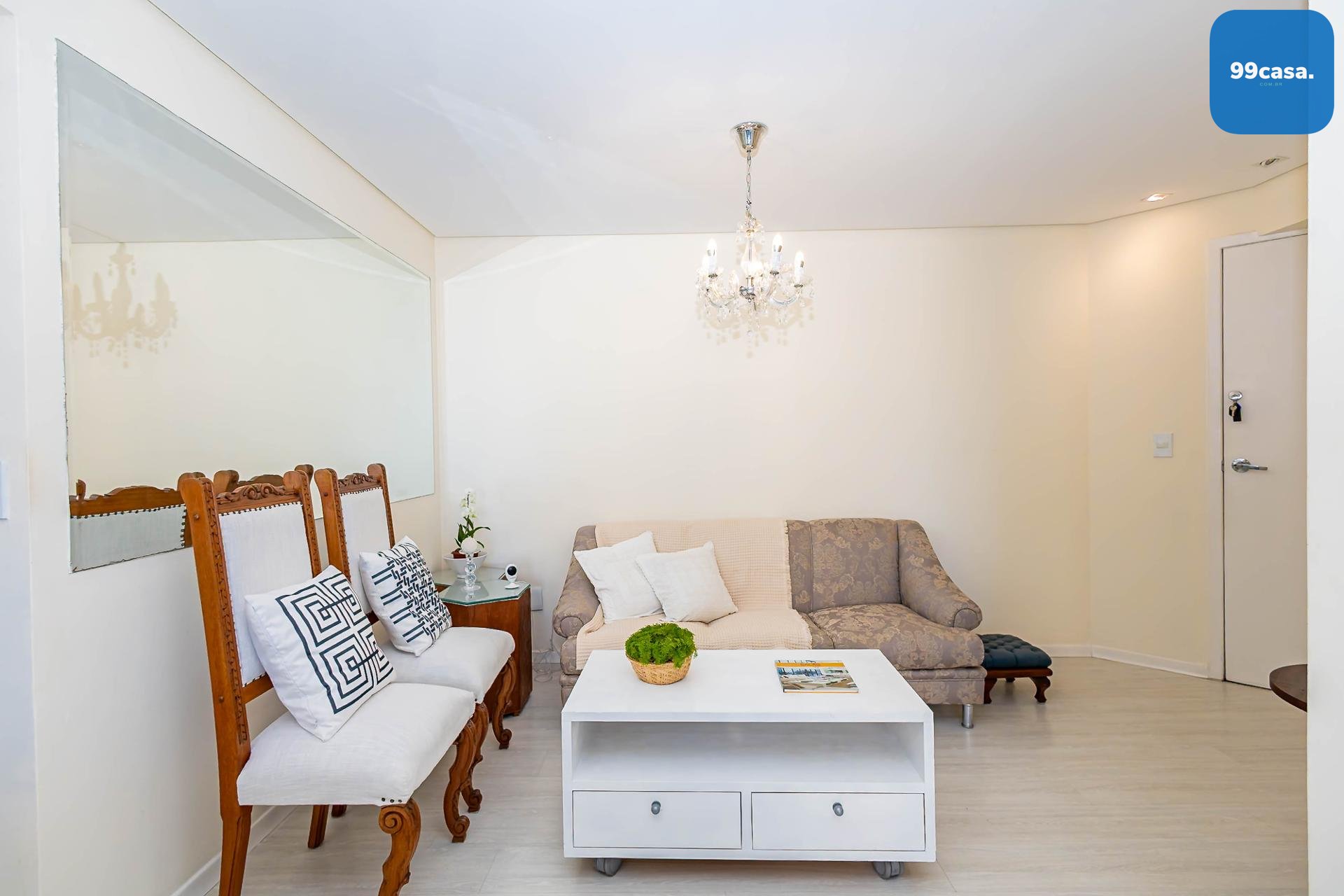 Apartamento 5  Andar à Venda no Cabral | 2 Quartos | Vista 360...