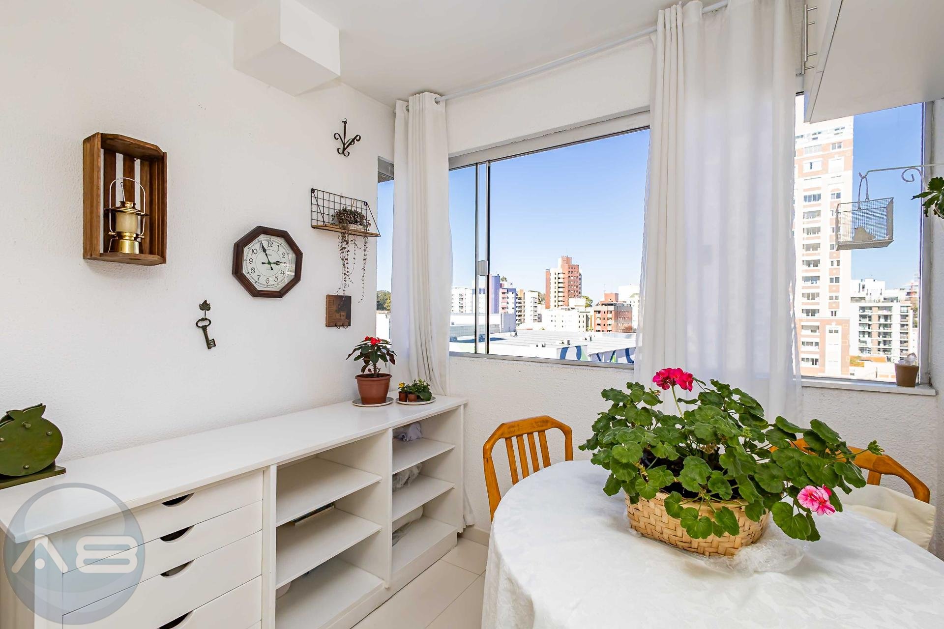 Apartamento 5  Andar à Venda no Cabral | 2 Quartos | Vista 360...