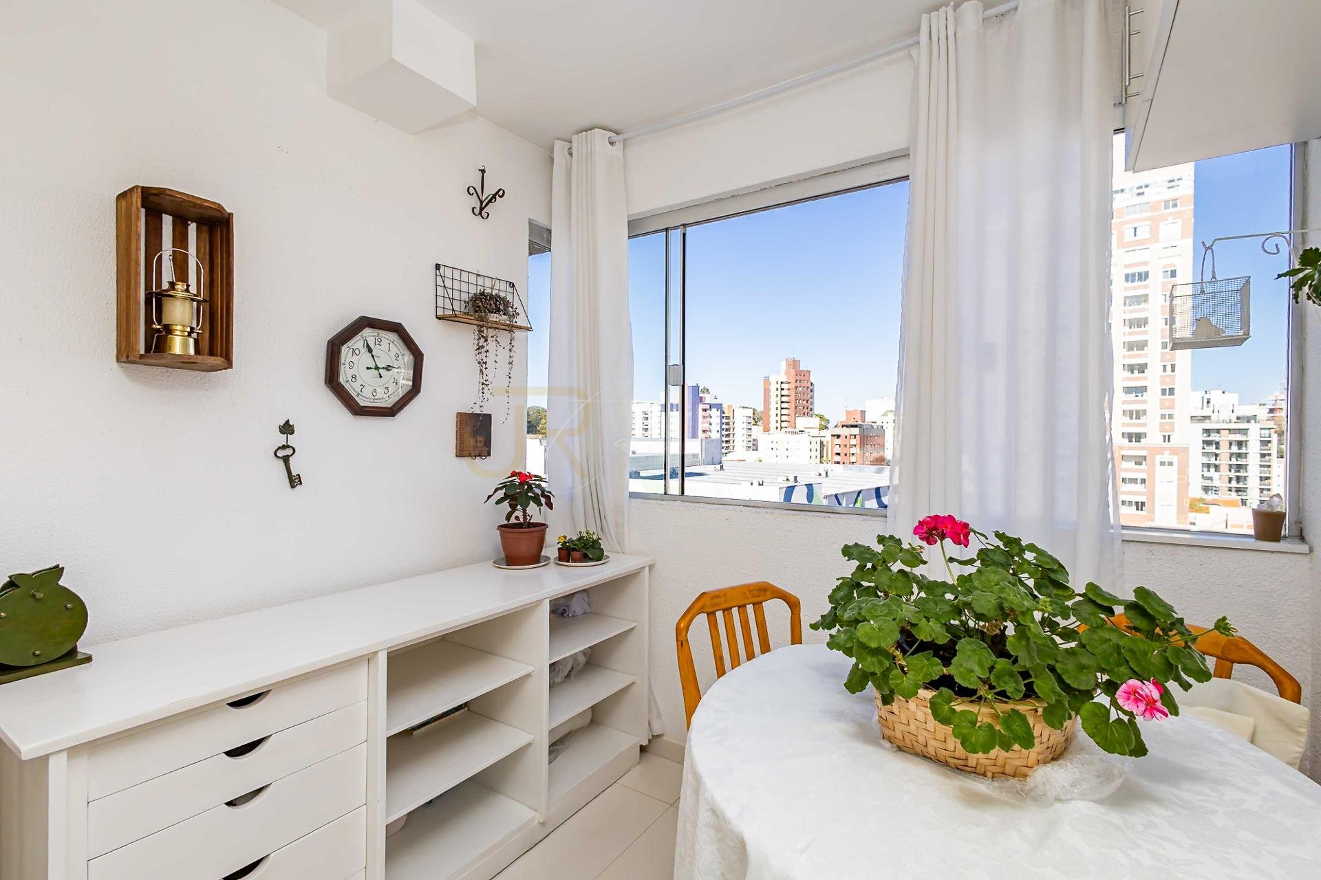 Apartamento 5  Andar à Venda no Cabral | 2 Quartos | Vista 360...