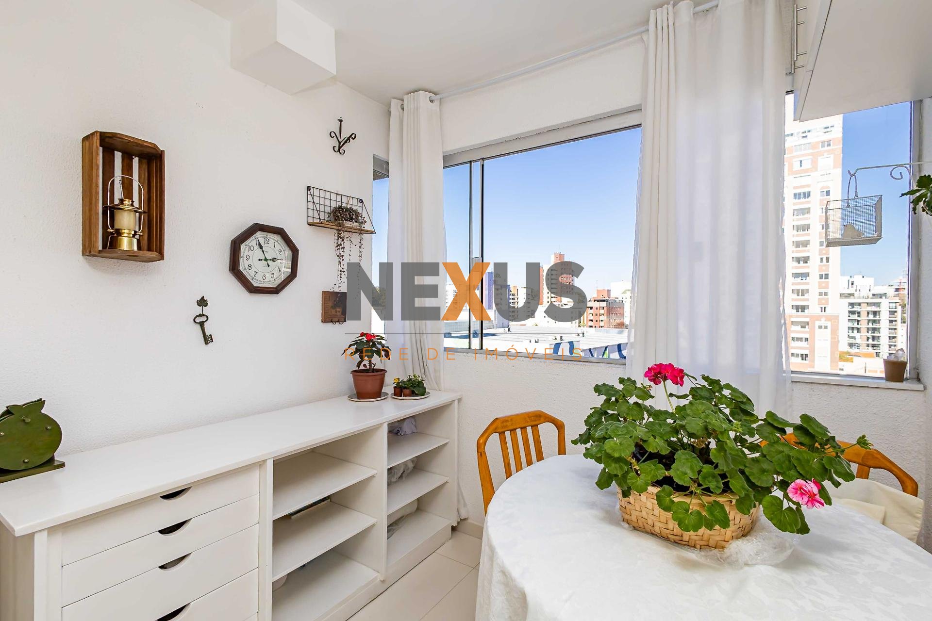 Apartamento 5  Andar à Venda no Cabral | 2 Quartos | Vista 360...