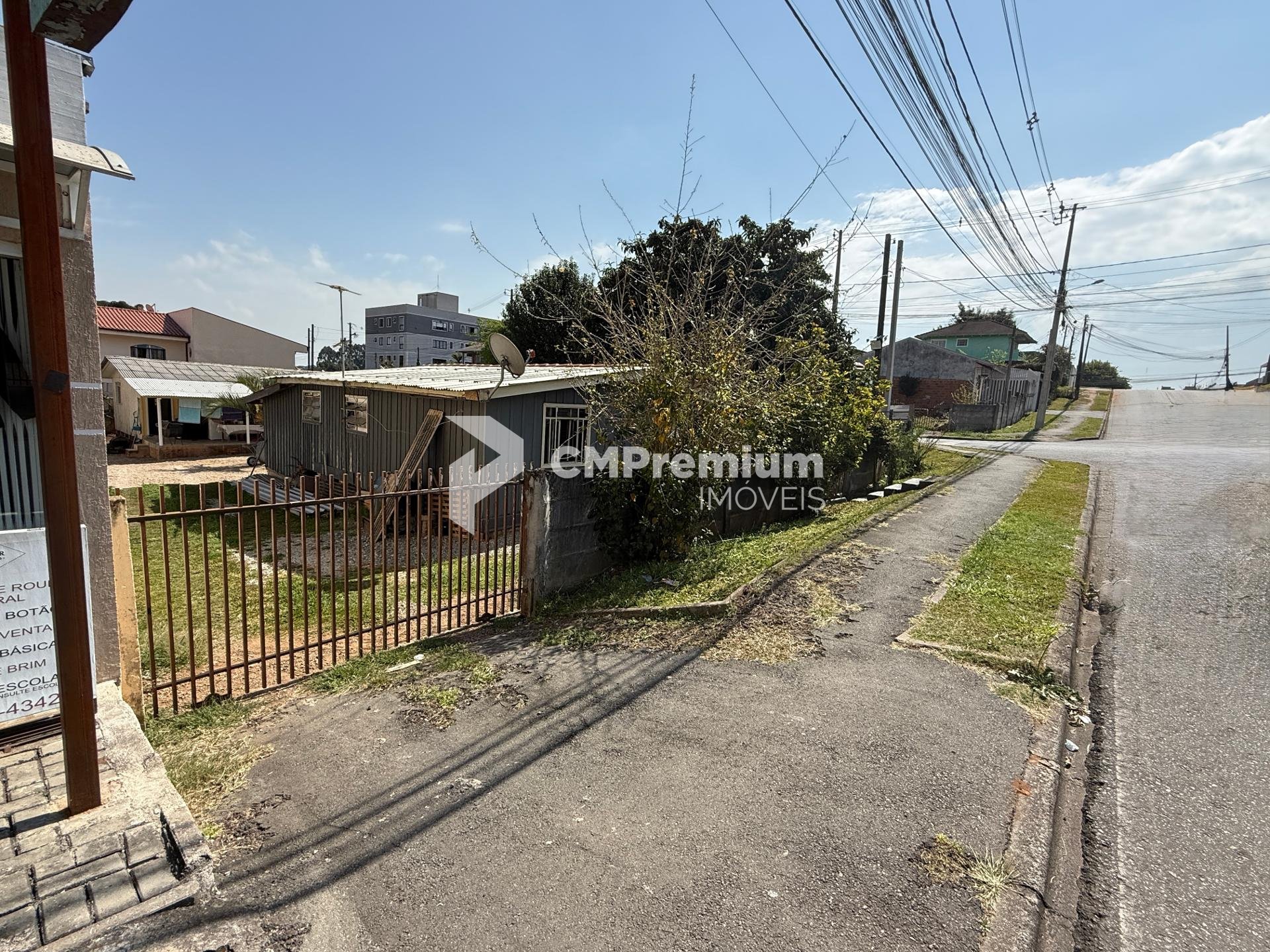 Terreno ZR3, na vila guaraci, 630m  de esquina em COLOMBO - PR