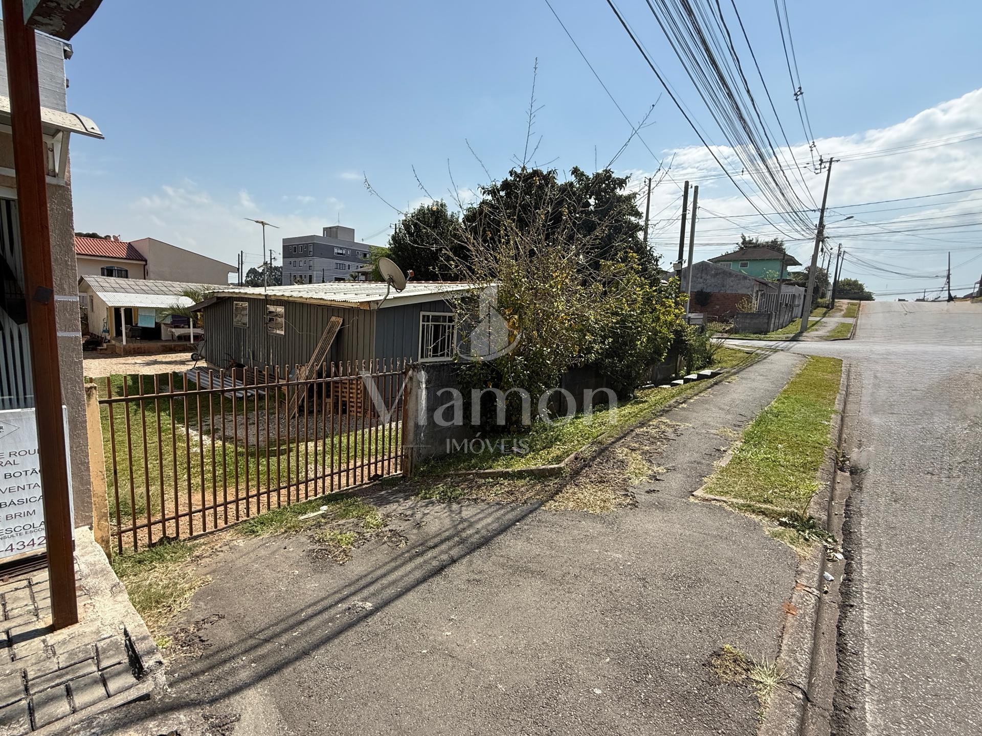Terreno ZR3, na vila guaraci, 630m  de esquina em COLOMBO - PR