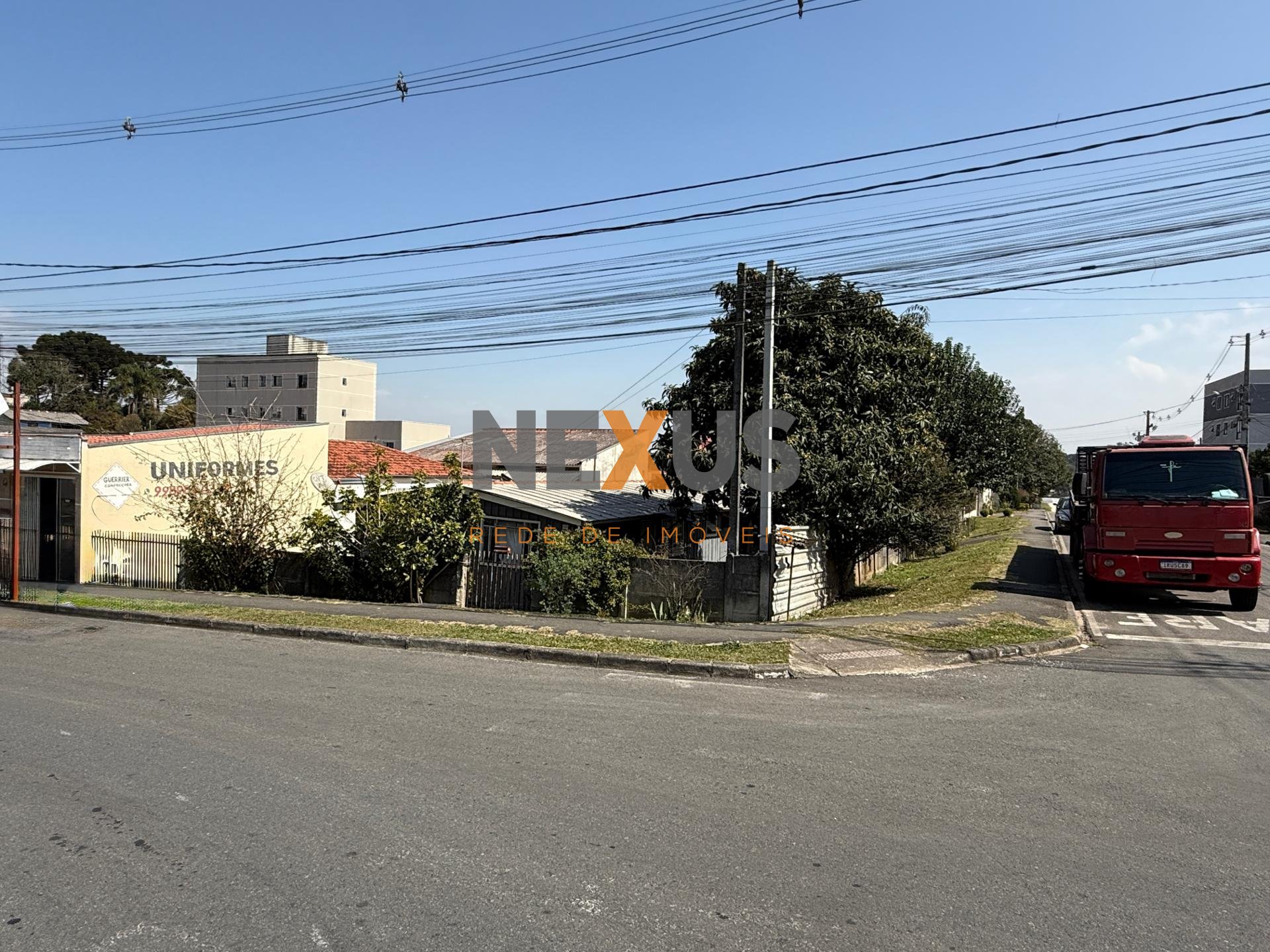 Terreno ZR3, na vila guaraci, 630m  de esquina em COLOMBO - PR