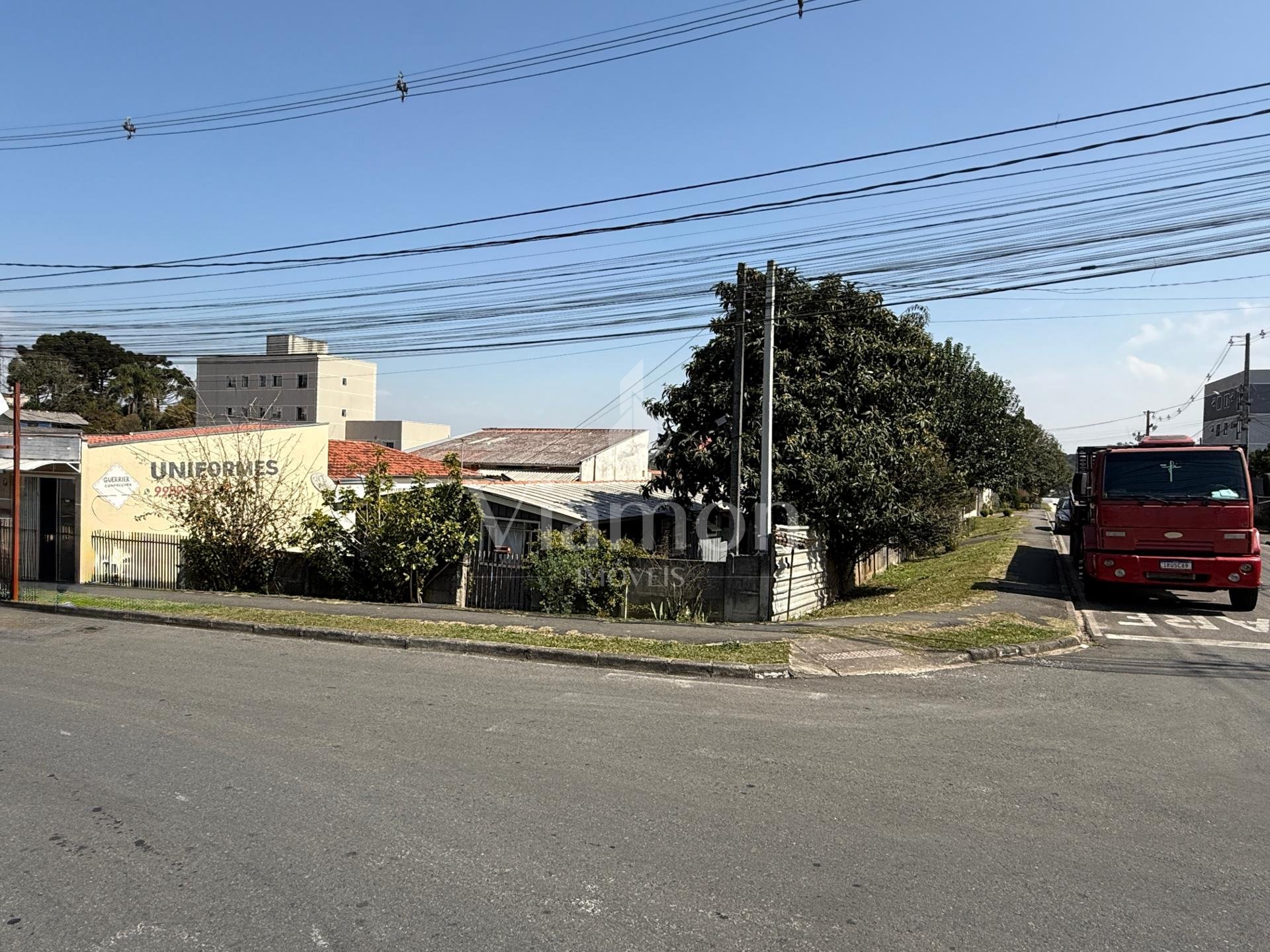 Terreno ZR3, na vila guaraci, 630m  de esquina em COLOMBO - PR