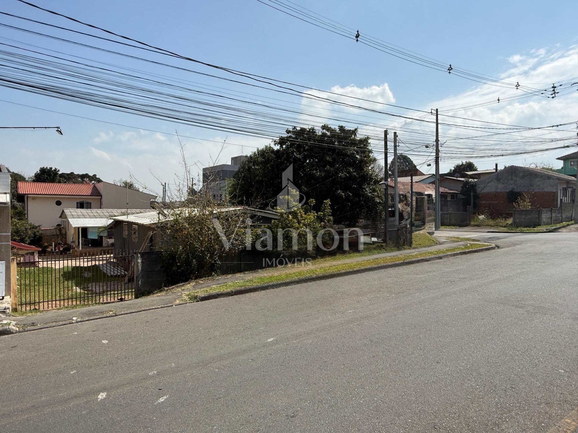 Terreno ZR3, na vila guaraci, 630m  de esquina em COLOMBO - PR