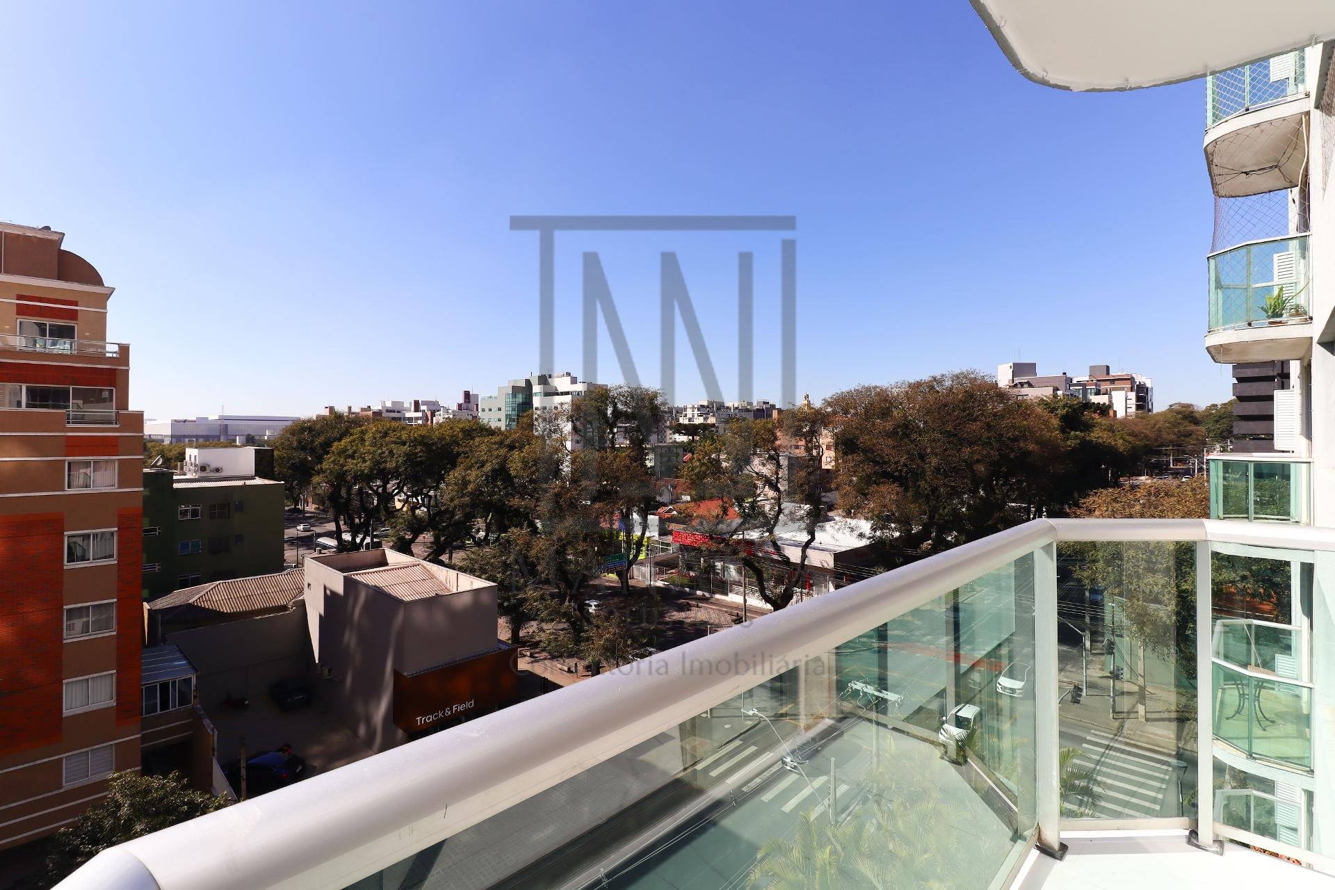 Lindo Apartamento reformado em frente ao Curitibano, água verd...