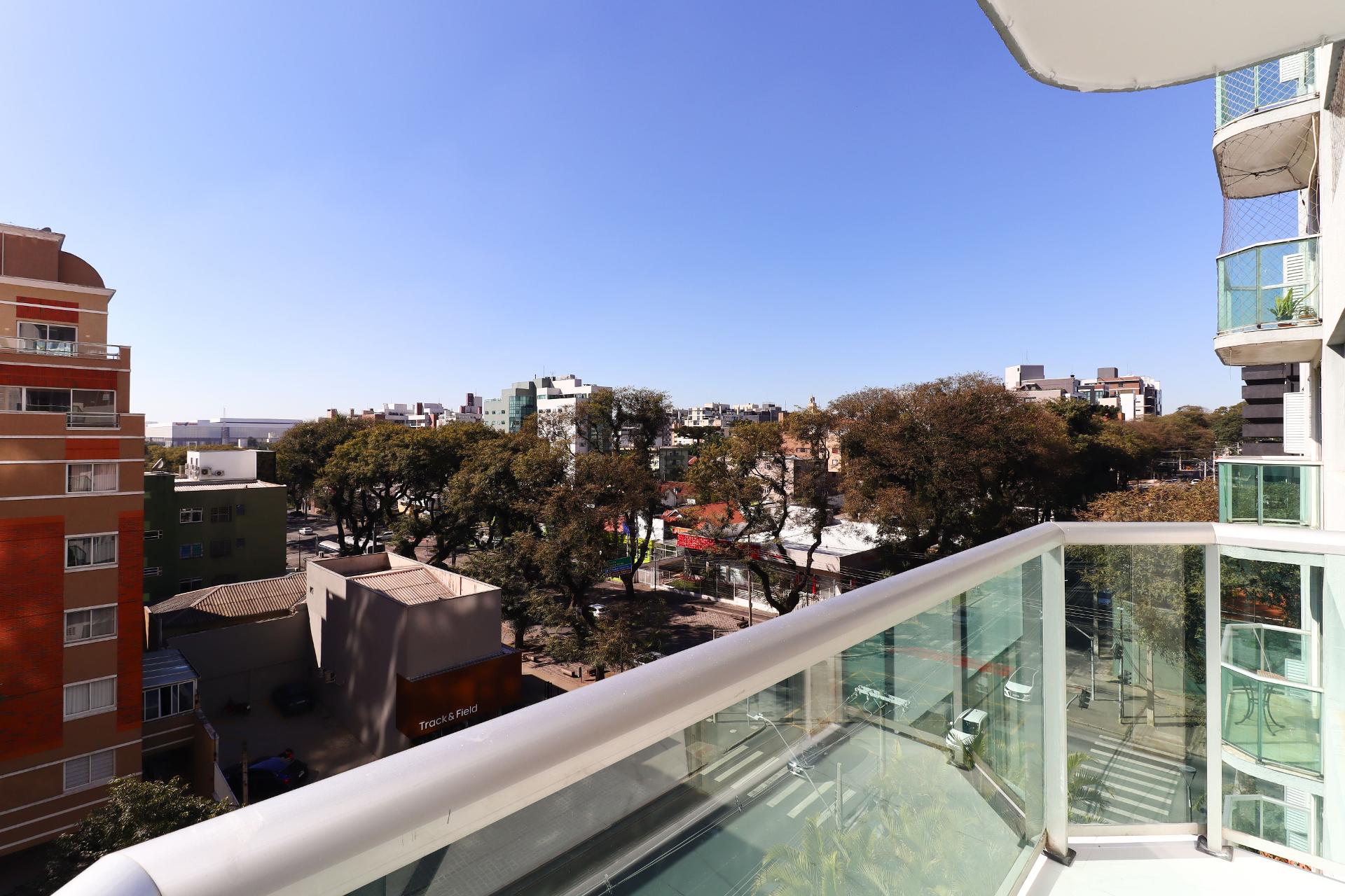 Lindo Apartamento reformado em frente ao Curitibano, água verd...