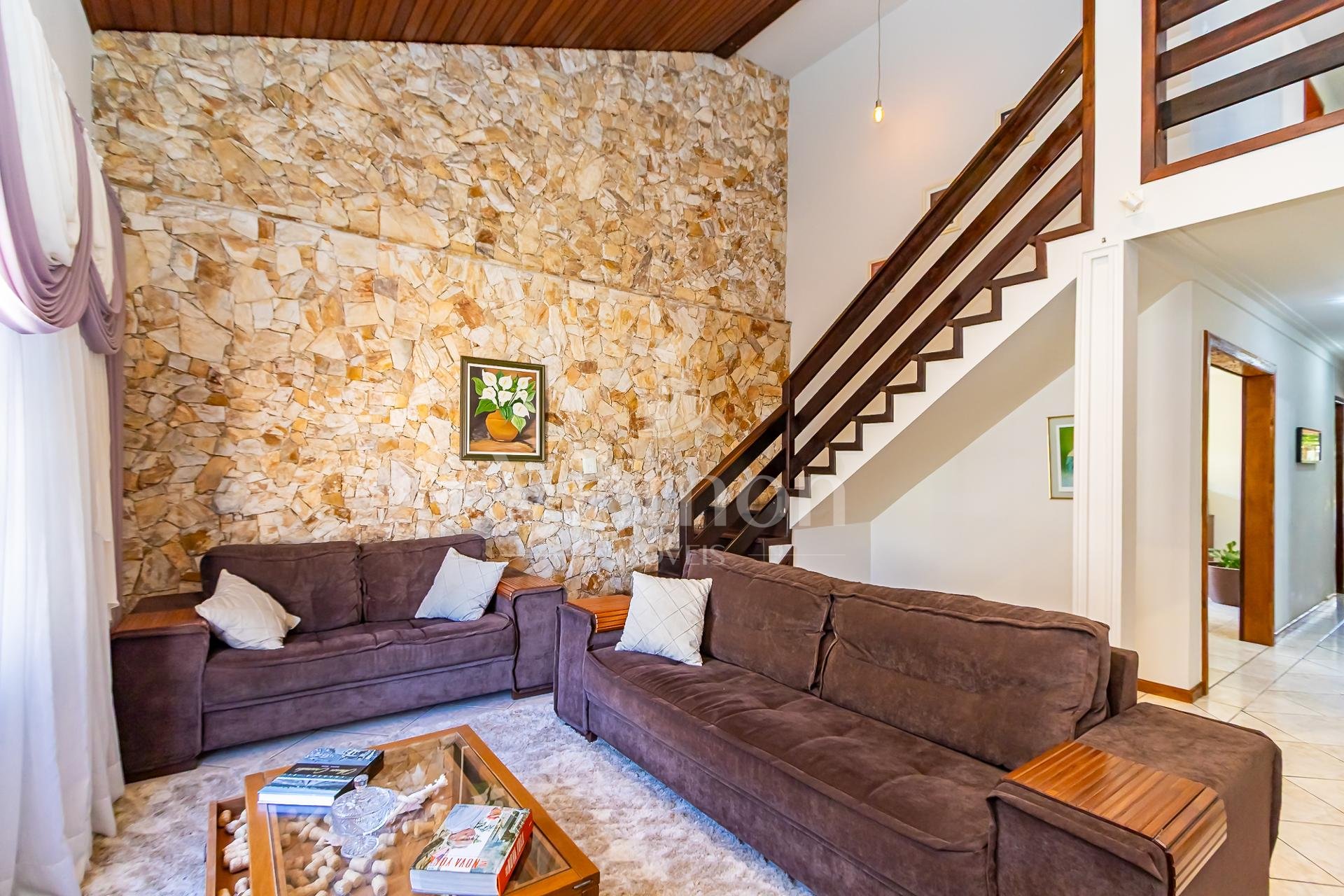 Casa 5 Qts, 244m2 6 Vagas e Quintal Gourmet em Pinhais. Viva c...