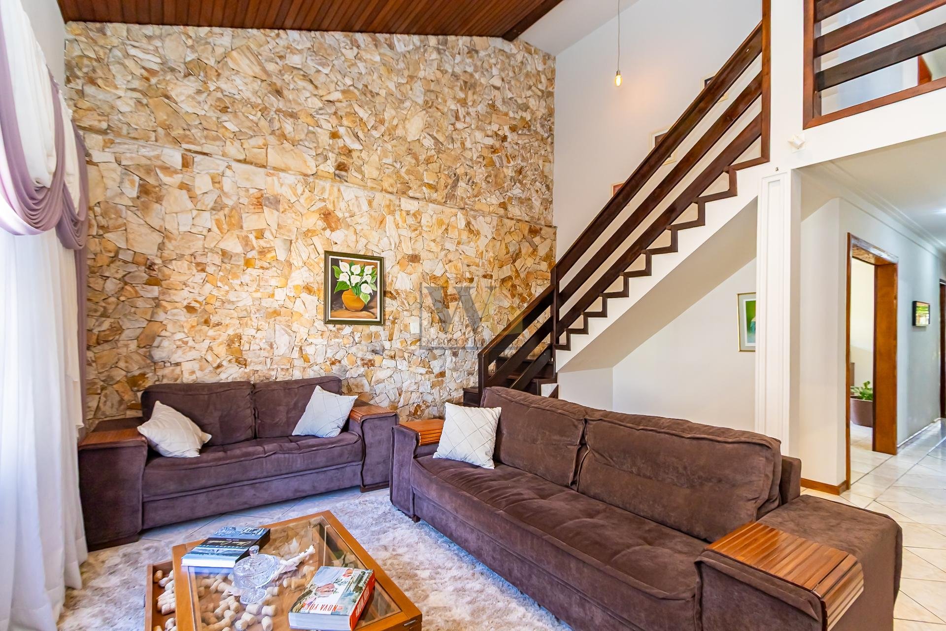 Casa 5 Qts, 244m2 6 Vagas e Quintal Gourmet em Pinhais. Viva c...