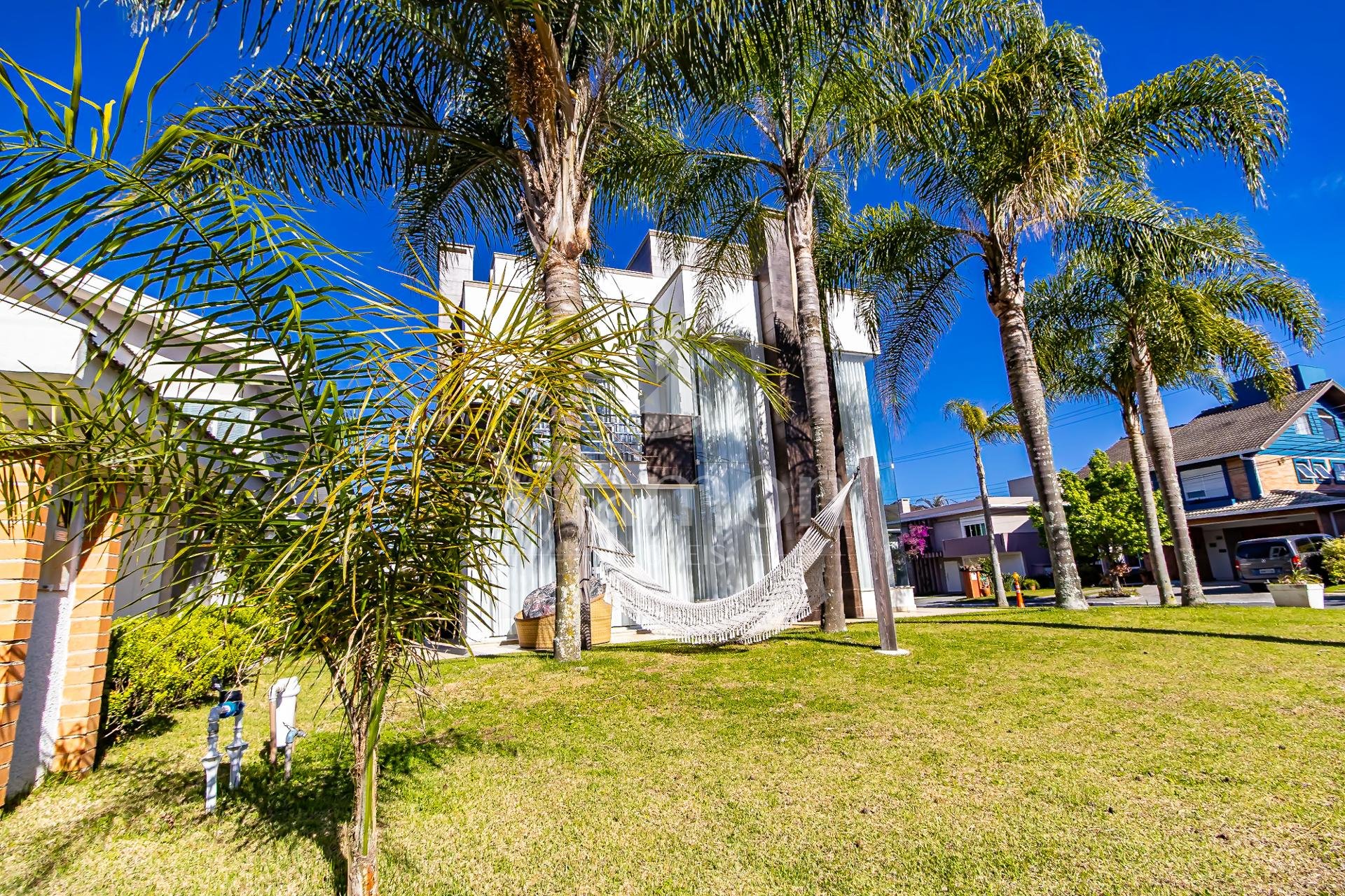 Cond. Pinewoods  320m , 4Q  2 Suítes  | Vista Lago e Design Mo...