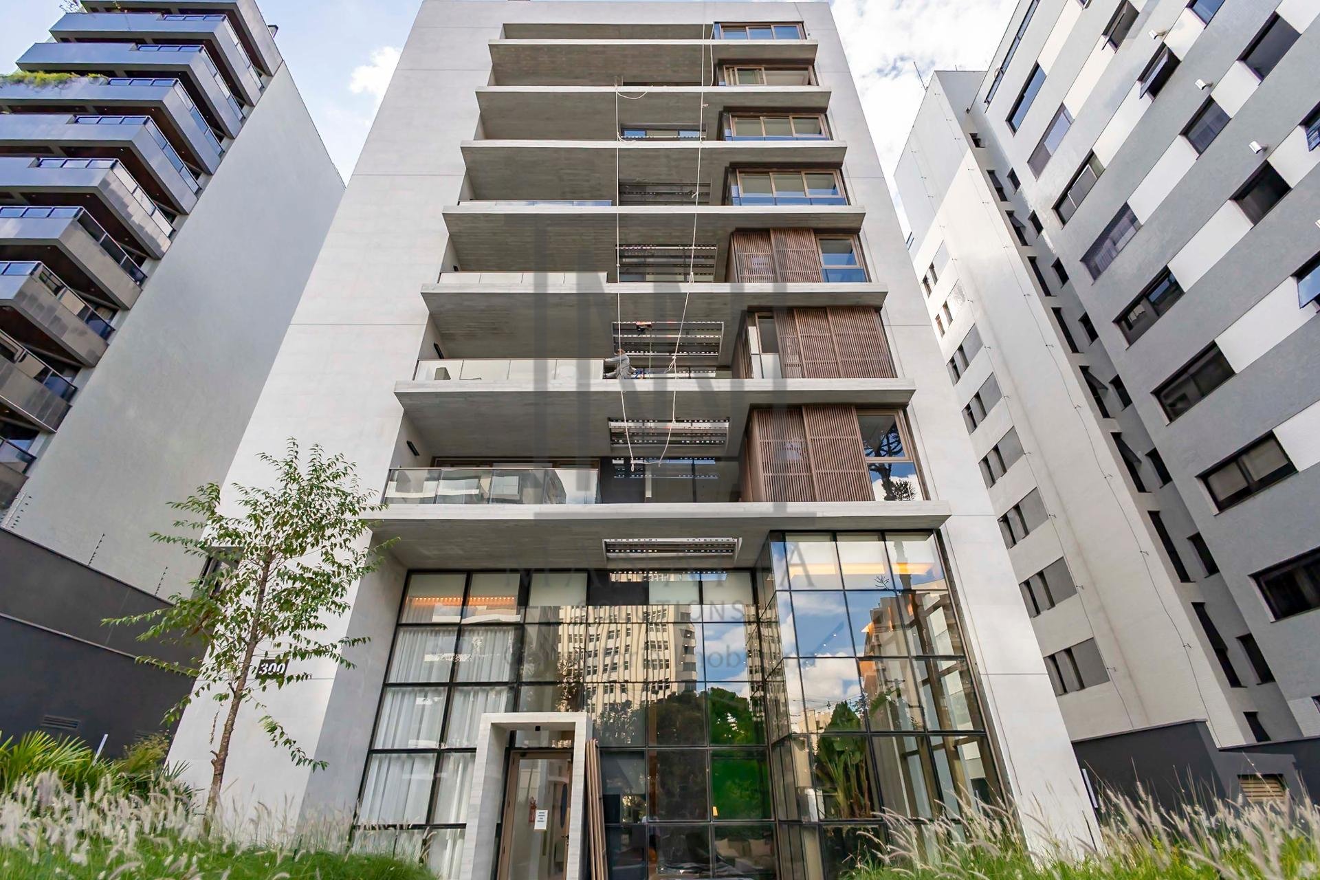 DUPLEX NO CORAÇÃO DO BATEL, 95m  privativos, 2 vagas. Rua Gute...