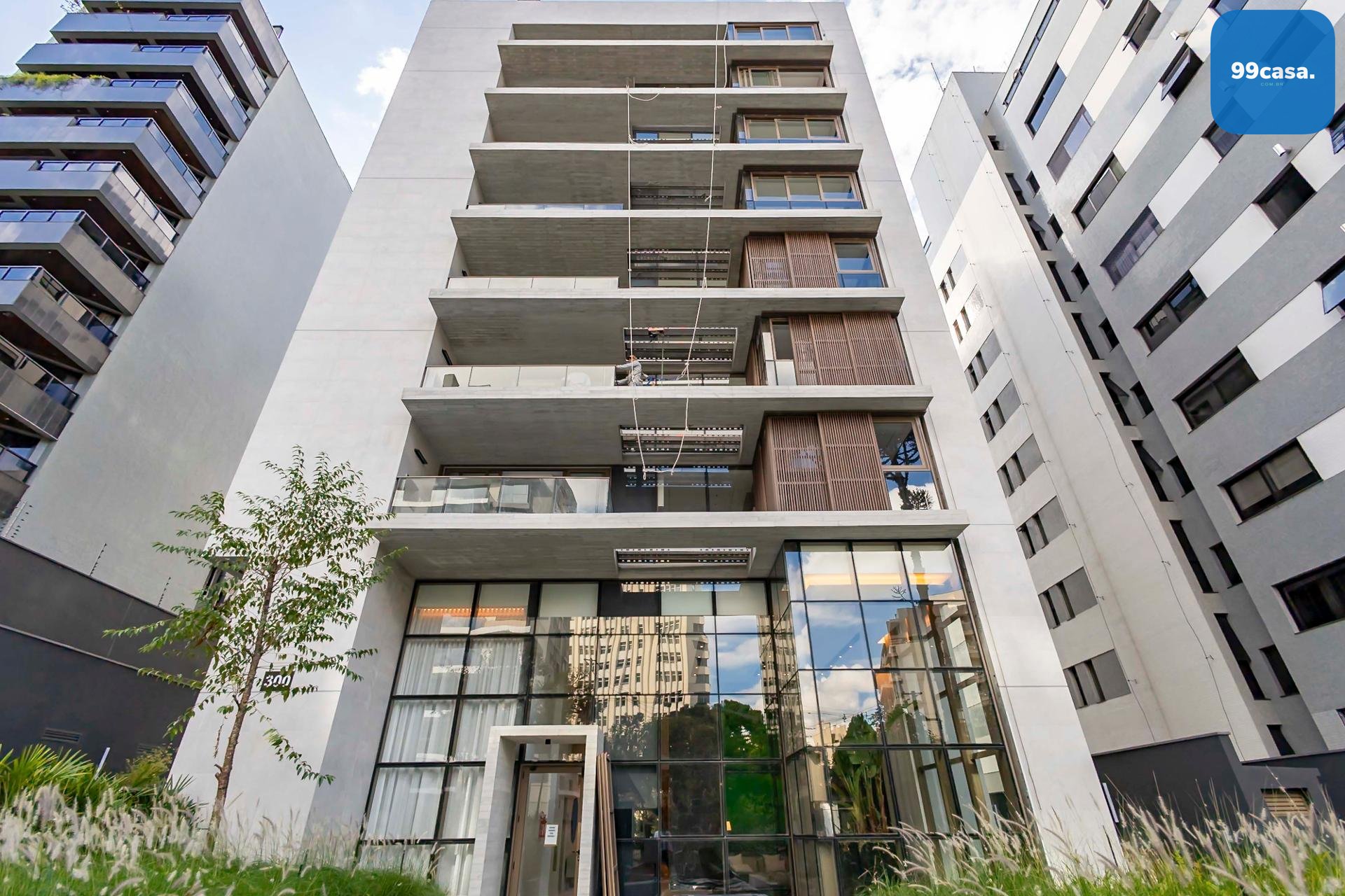 DUPLEX NO CORAÇÃO DO BATEL, 95m  privativos, 2 vagas. Rua Gute...