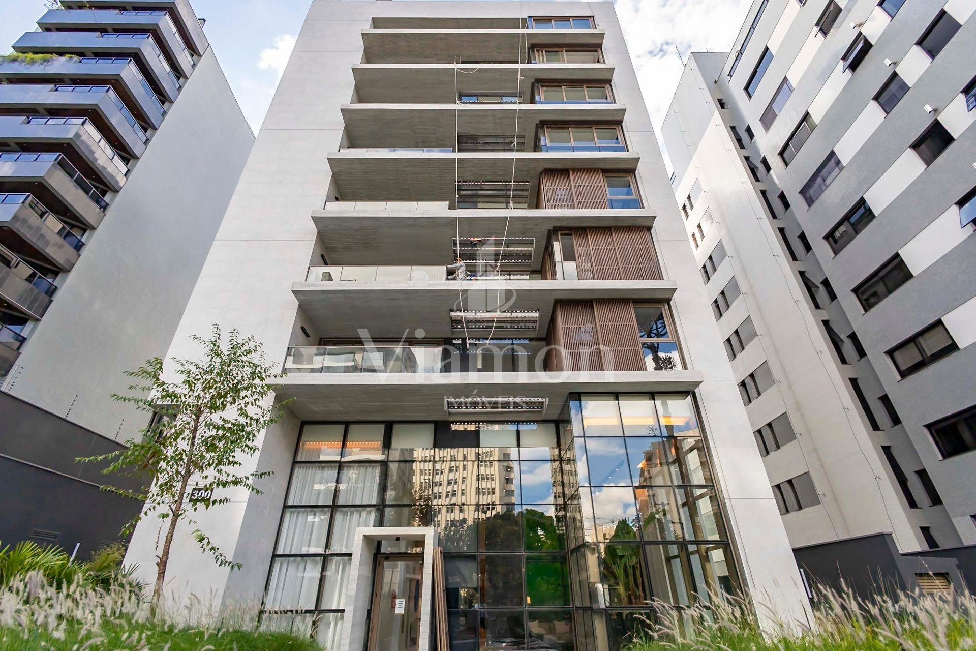 DUPLEX NO CORAÇÃO DO BATEL, 95m  privativos, 2 vagas. Rua Gute...