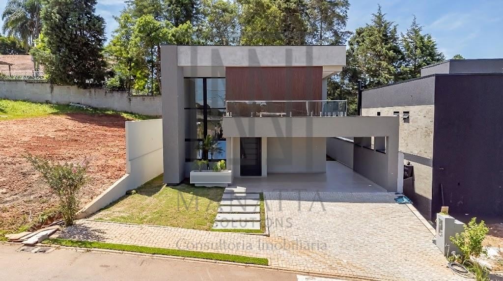 Linda casa no melhor condomínio de Campo Largo 4 dormitórios, ...