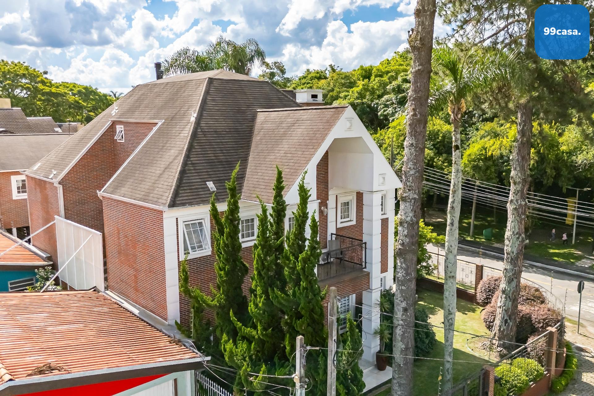 Casa Icônica no Jardim Social em frente do Bosque de Portugal ...