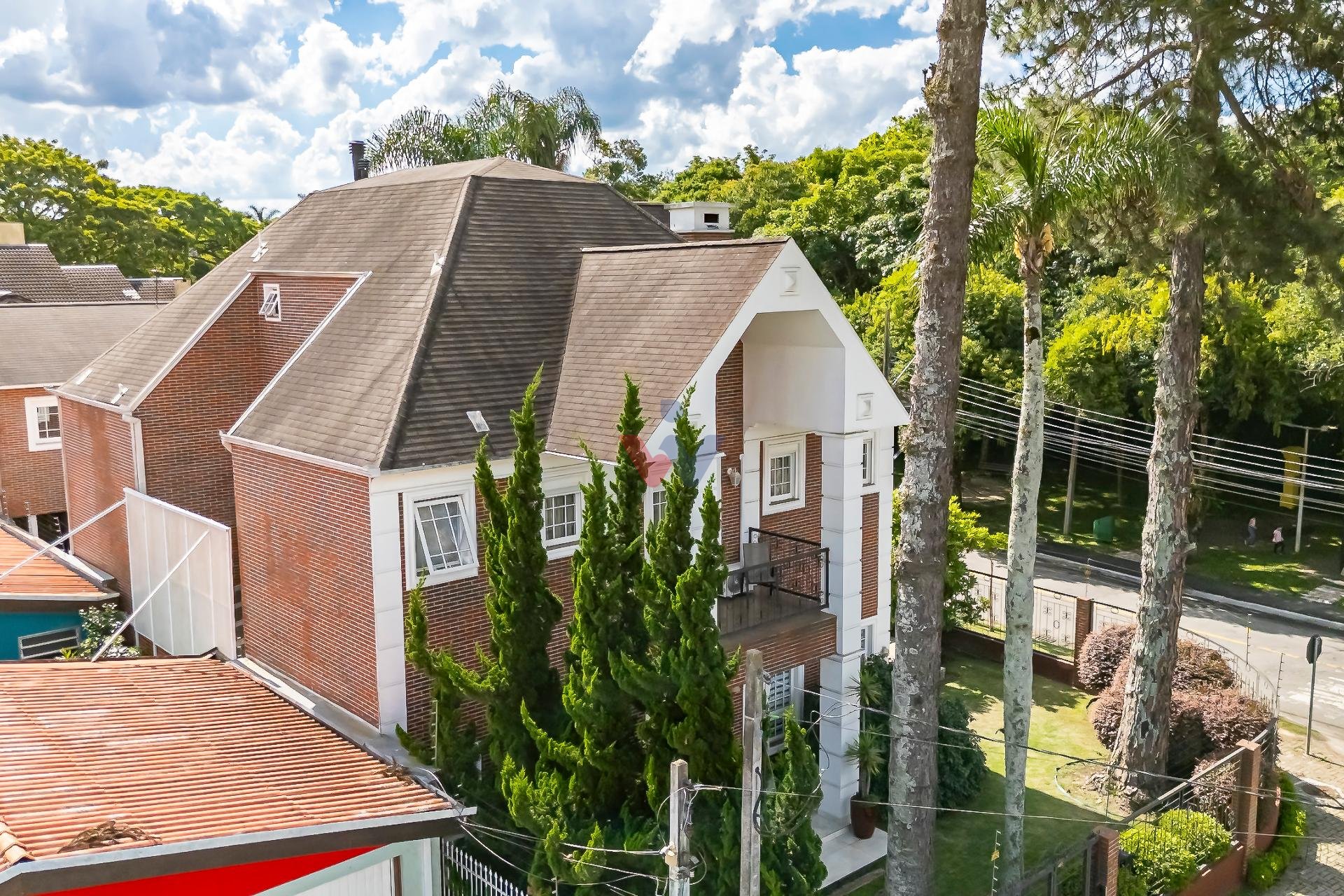 Casa Icônica no Jardim Social em frente do Bosque de Portugal ...