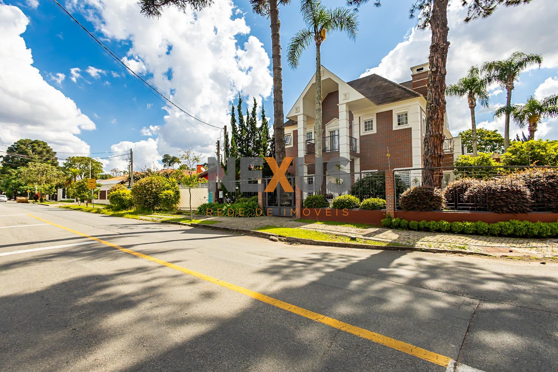 Casa Icônica no Jardim Social em frente do Bosque de Portugal ...