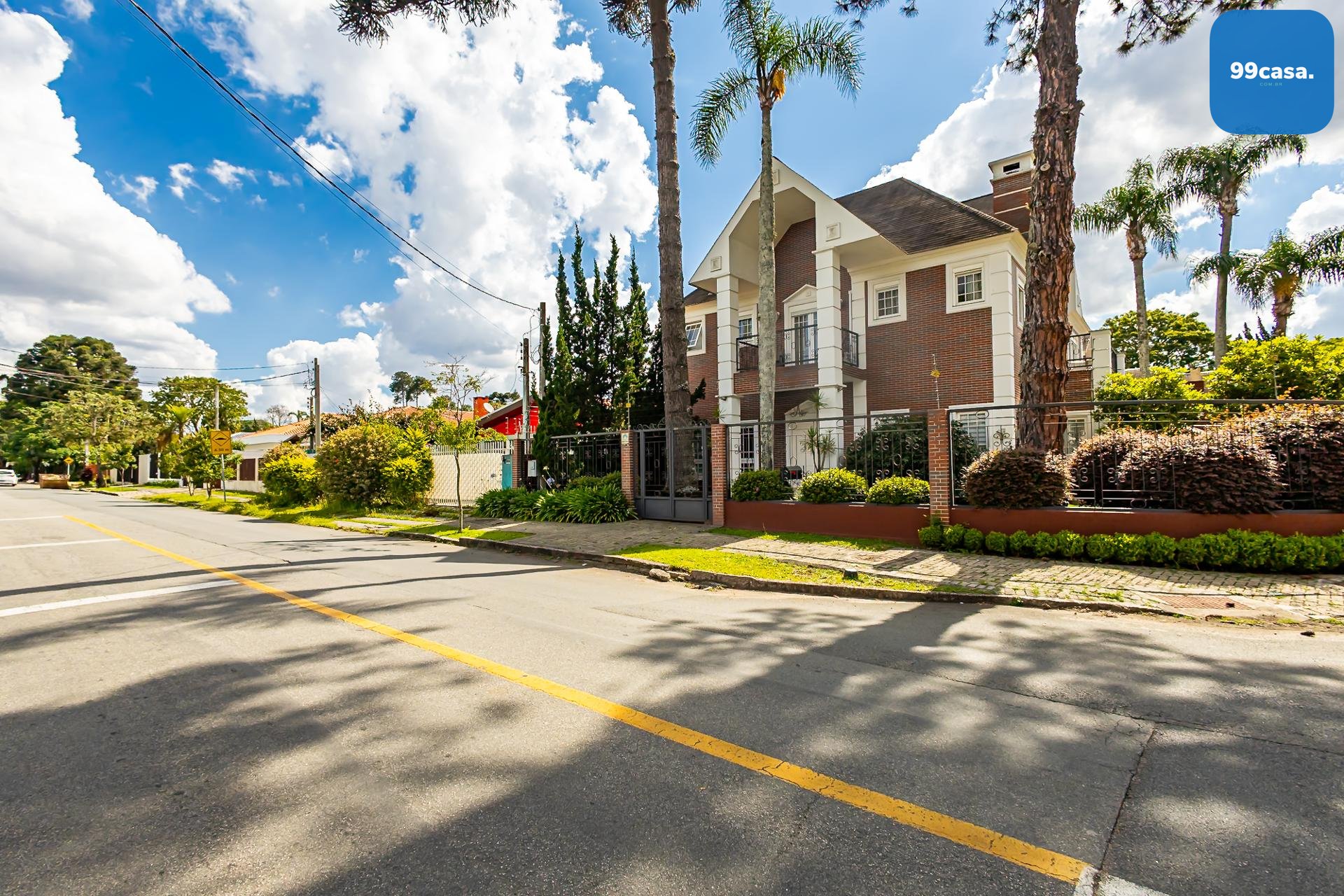 Casa Icônica no Jardim Social em frente do Bosque de Portugal ...