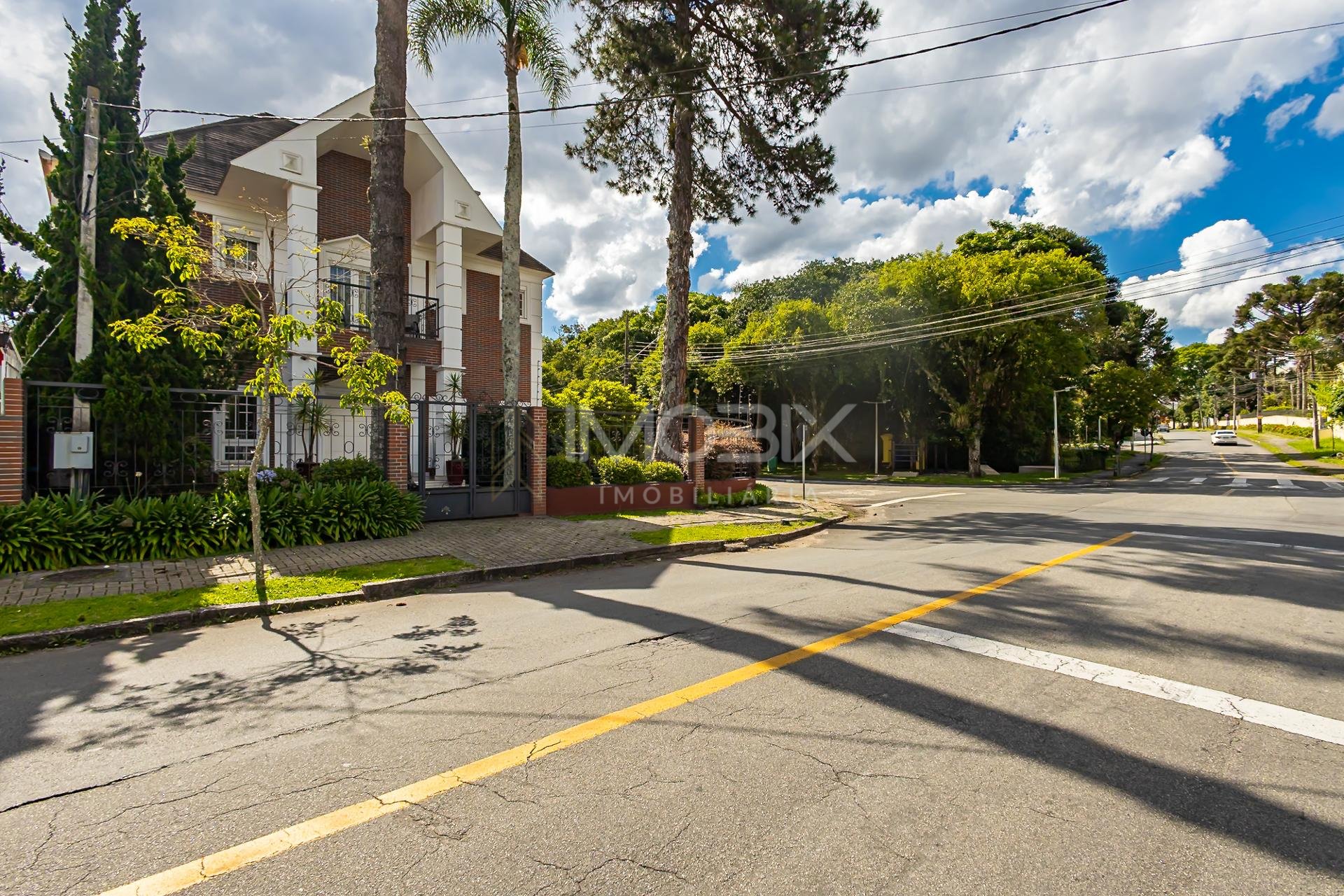 Casa Icônica no Jardim Social em frente do Bosque de Portugal ...