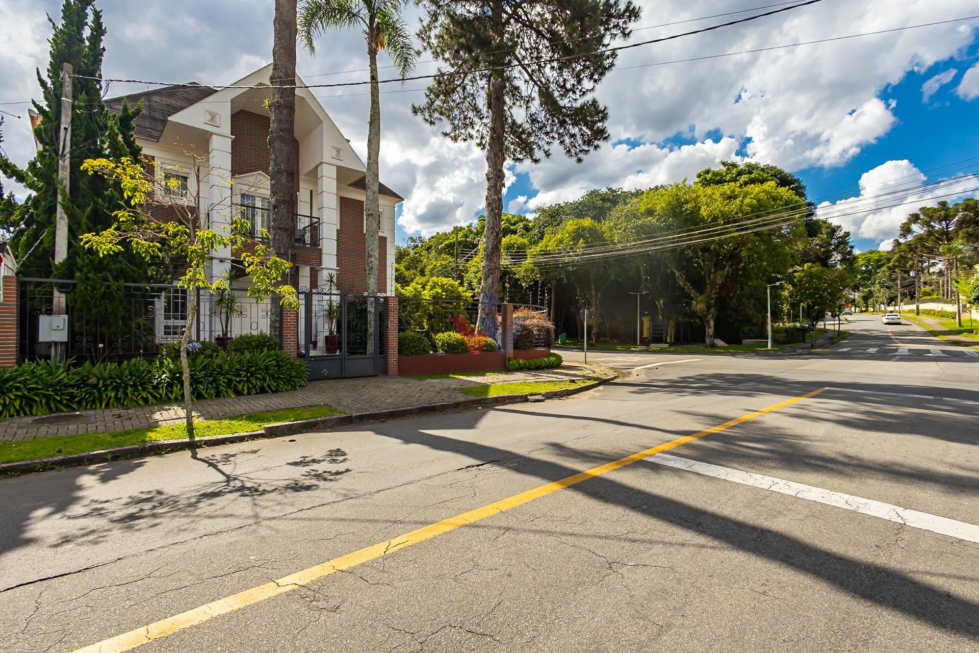 Casa Icônica no Jardim Social em frente do Bosque de Portugal ...