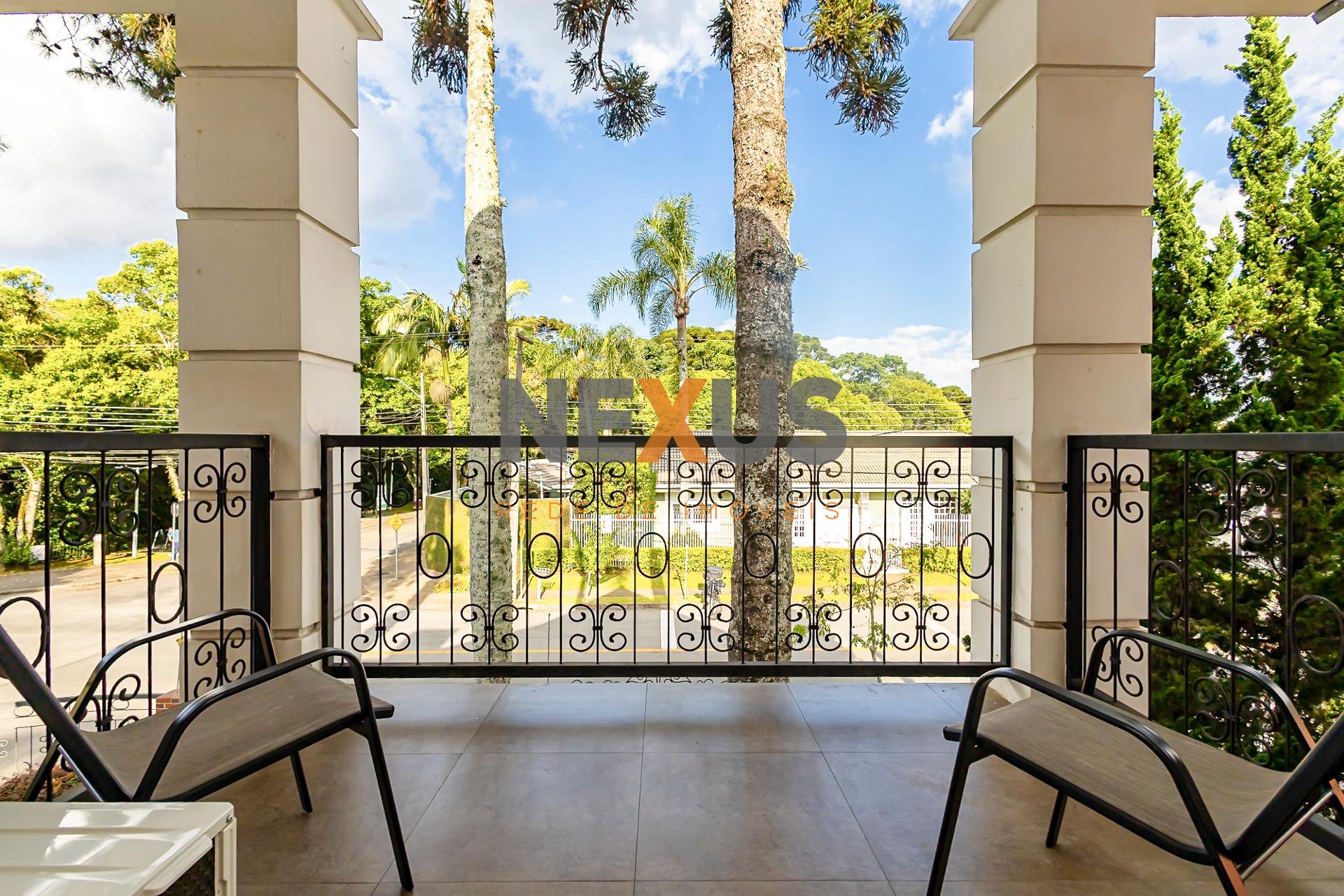 Casa Icônica no Jardim Social em frente do Bosque de Portugal ...