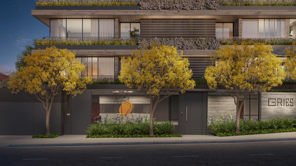 Apartamento à venda em frente ao MON. 166m  privativos, 3 suit...